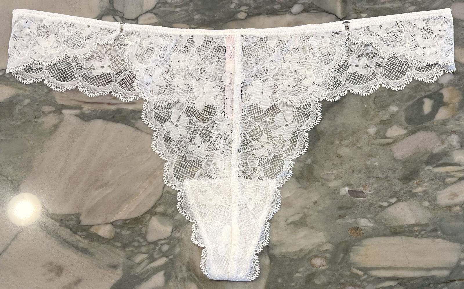 NEW Victoria Secret Dream Angels Allover Lace Thong Panty – Coconut White – XL
