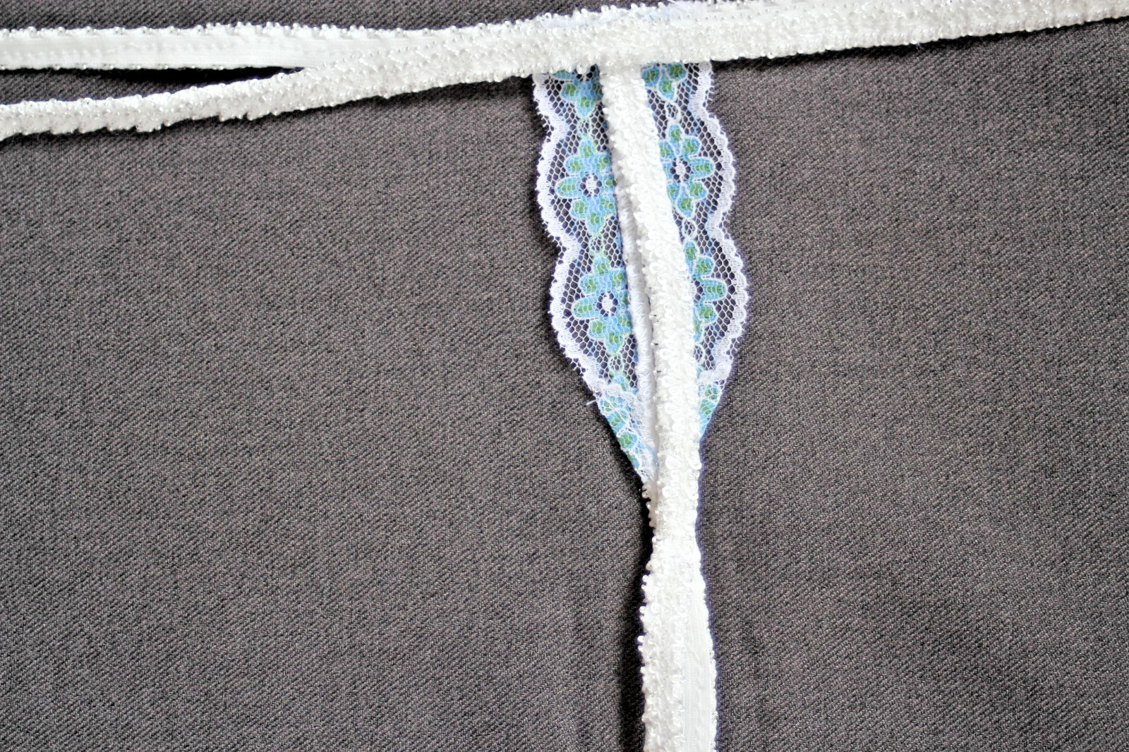 Sexy Women Exotic Lingerie G-String Tear Micro Drop Thongs Lace