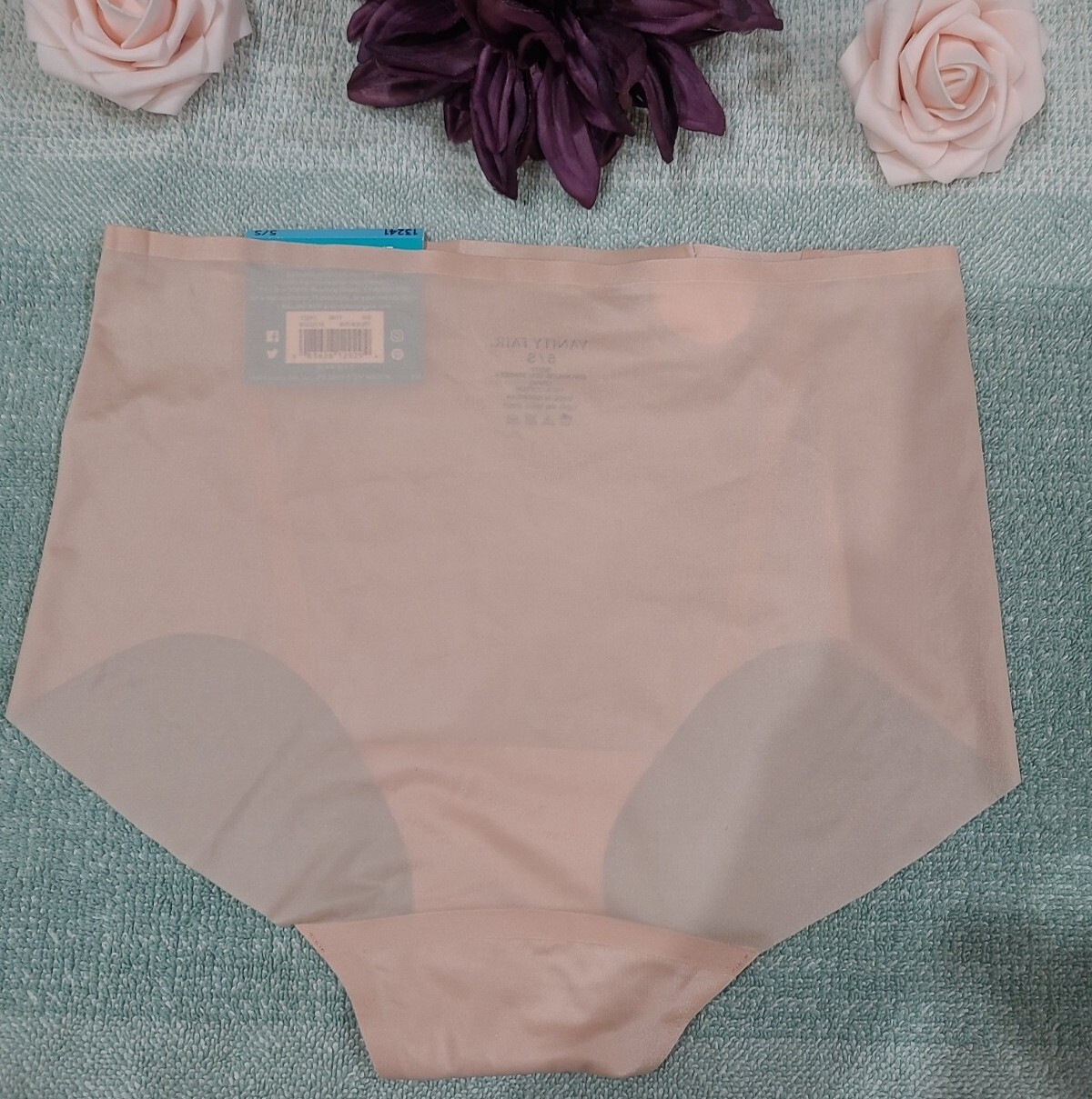 NWT Damask Neutral Size 5/S Vanity Fair Nearly Invisible Briefs Panties #13241