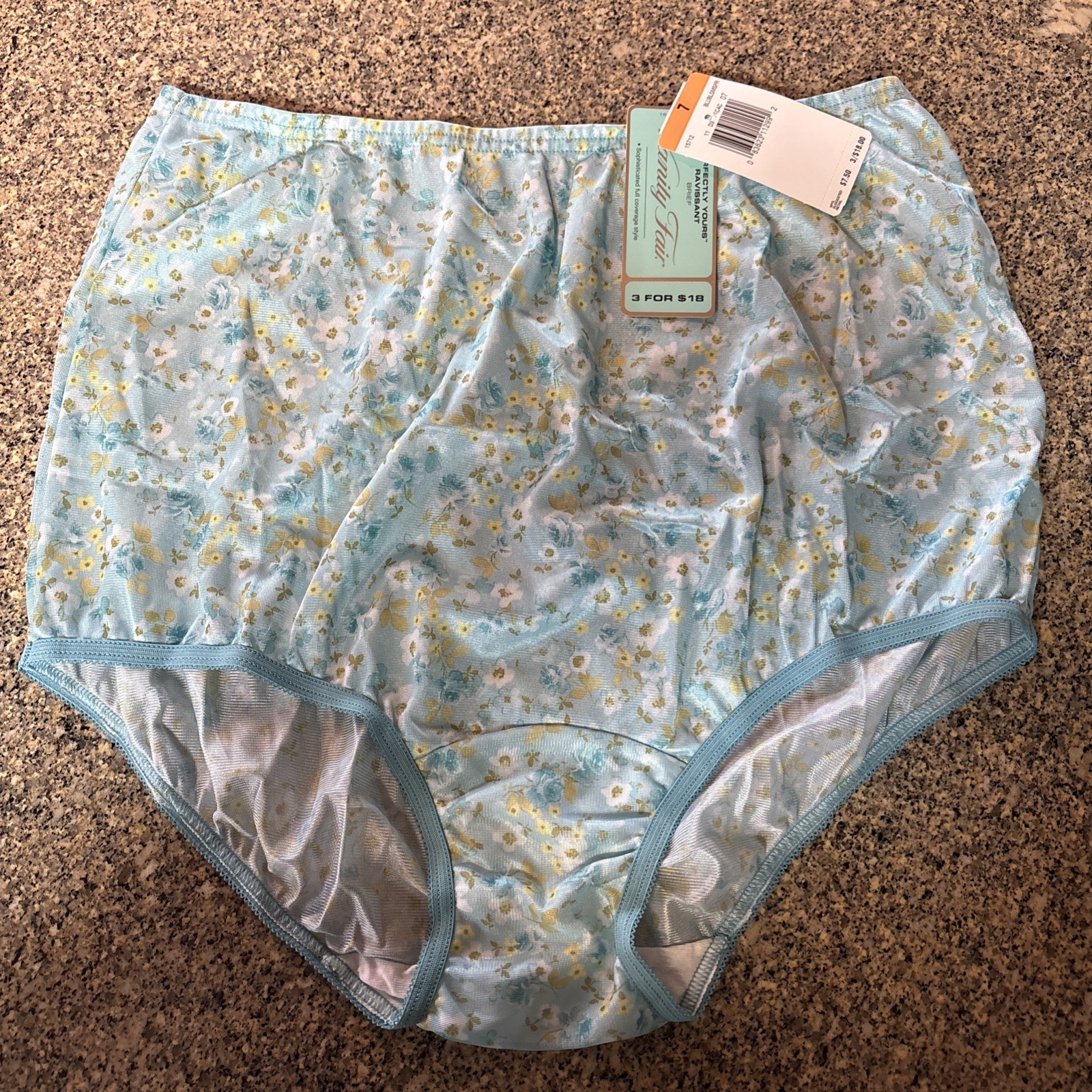 Vanity Fair Perfectly Yours Ravissant Full Coverage Brief Floral NWT 7/44 L