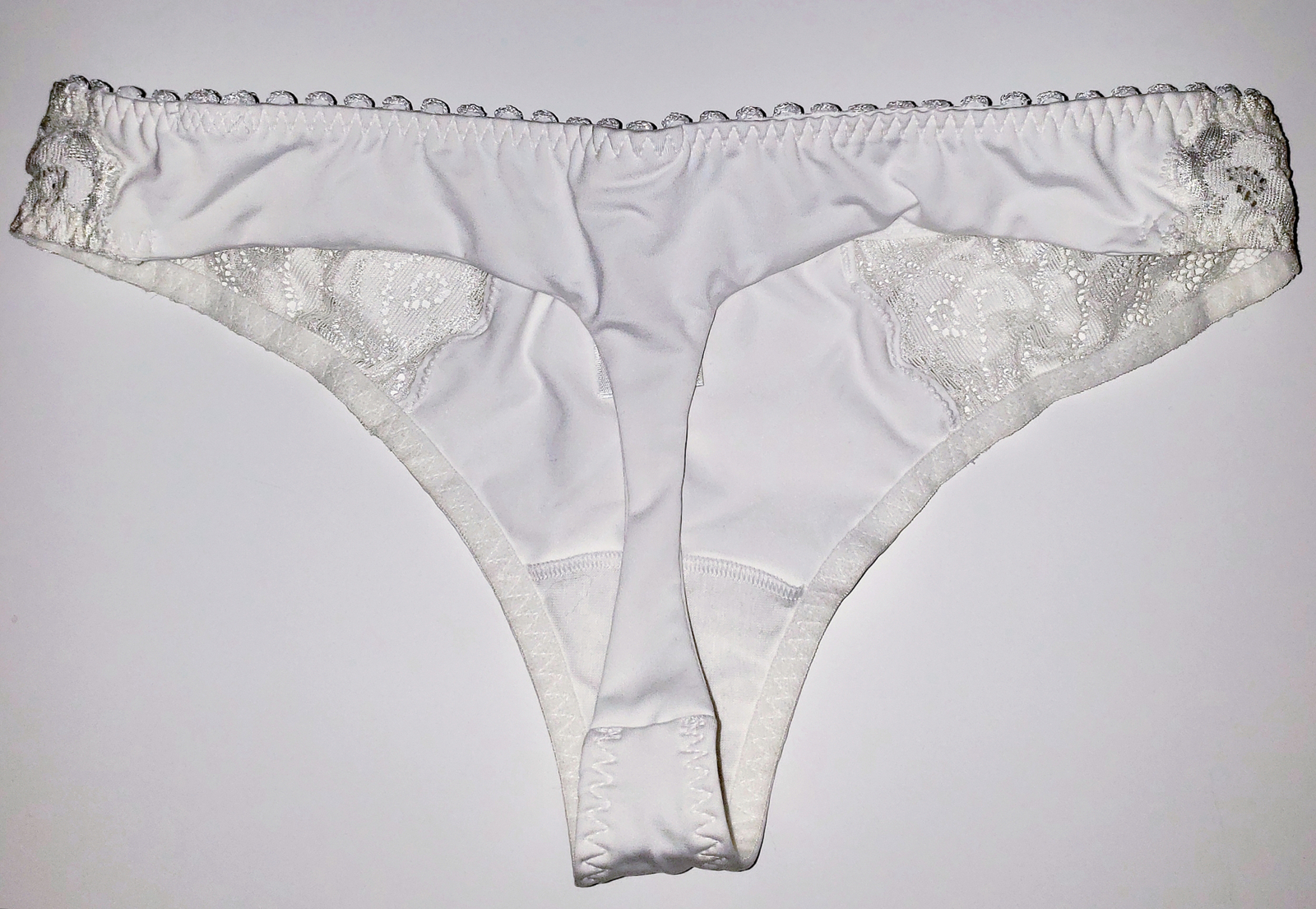 Rosa Faia WHITE 1472 Lace Women’s Thong Panty, Size 6, NWOT