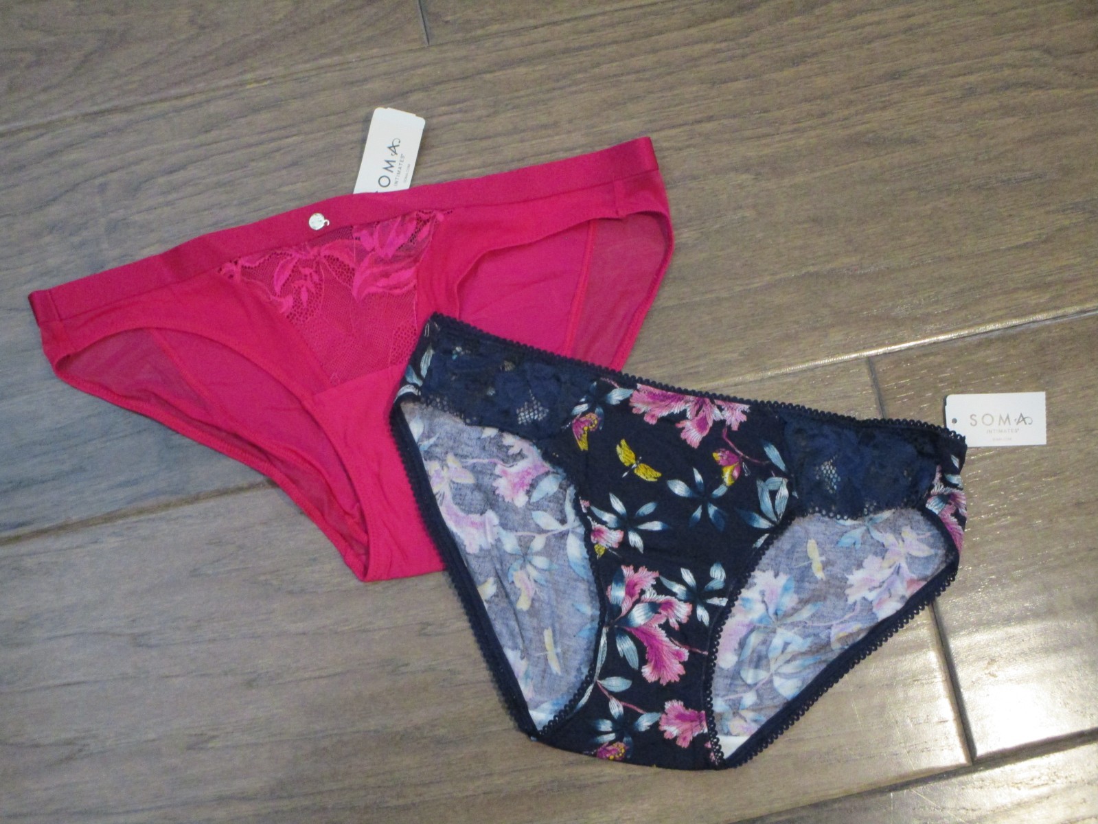 2-PACK SOMA SENSUAL/EMBRACEABLE LACE BIKINI PANTIES IN PINK/FLORAL SIZE MEDIUM
