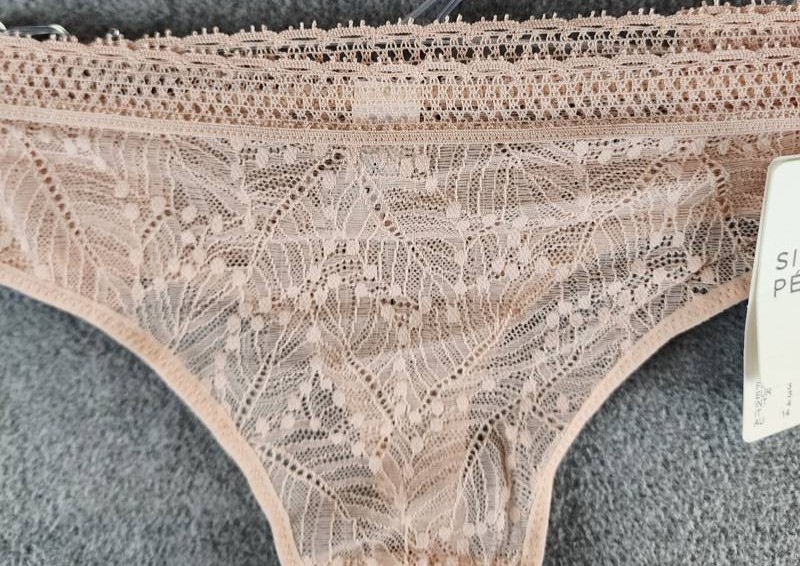 Simone Perele Comete Feather & Fan Lace Thong Women’s 3 Pinky Sand Elastic Waist