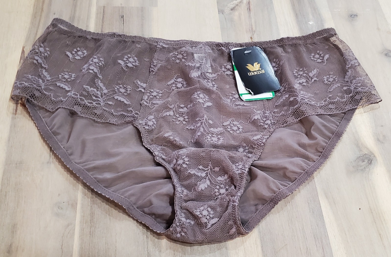Wacoal Women’s Lifted in Luxury Lacy Hipster Panty in Taupe | Size Large