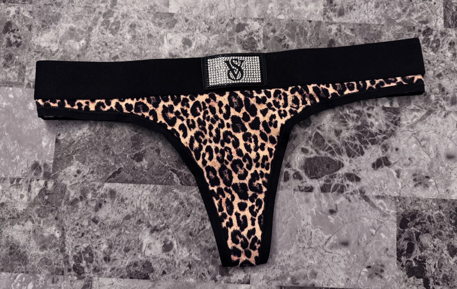 NWT VICTORIA’S SECRET LEOPARD RHINESTONE SHINE PATCH THICK BAND THONG PANTIES