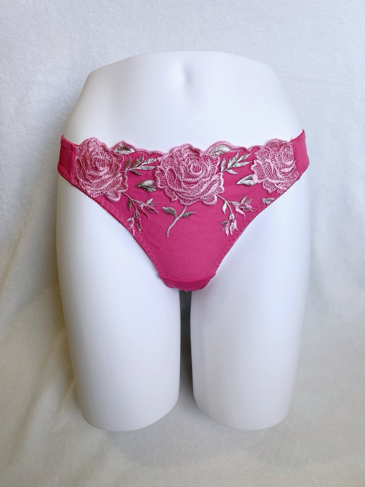 Set Of 5 Pairs US-S Japanese Brand Gorgeous Floral Embroidery String Thongs Set