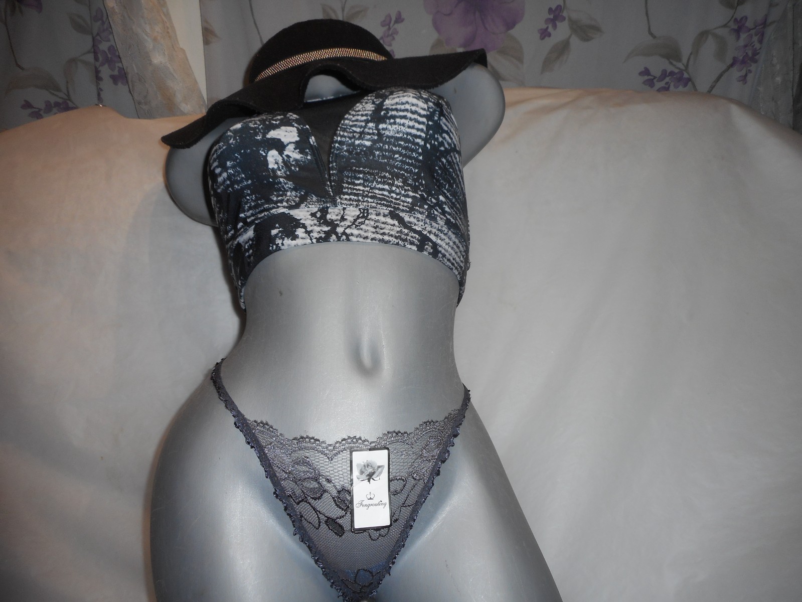 8 V String Multicolor Women’s Panties Size One Size Fits All