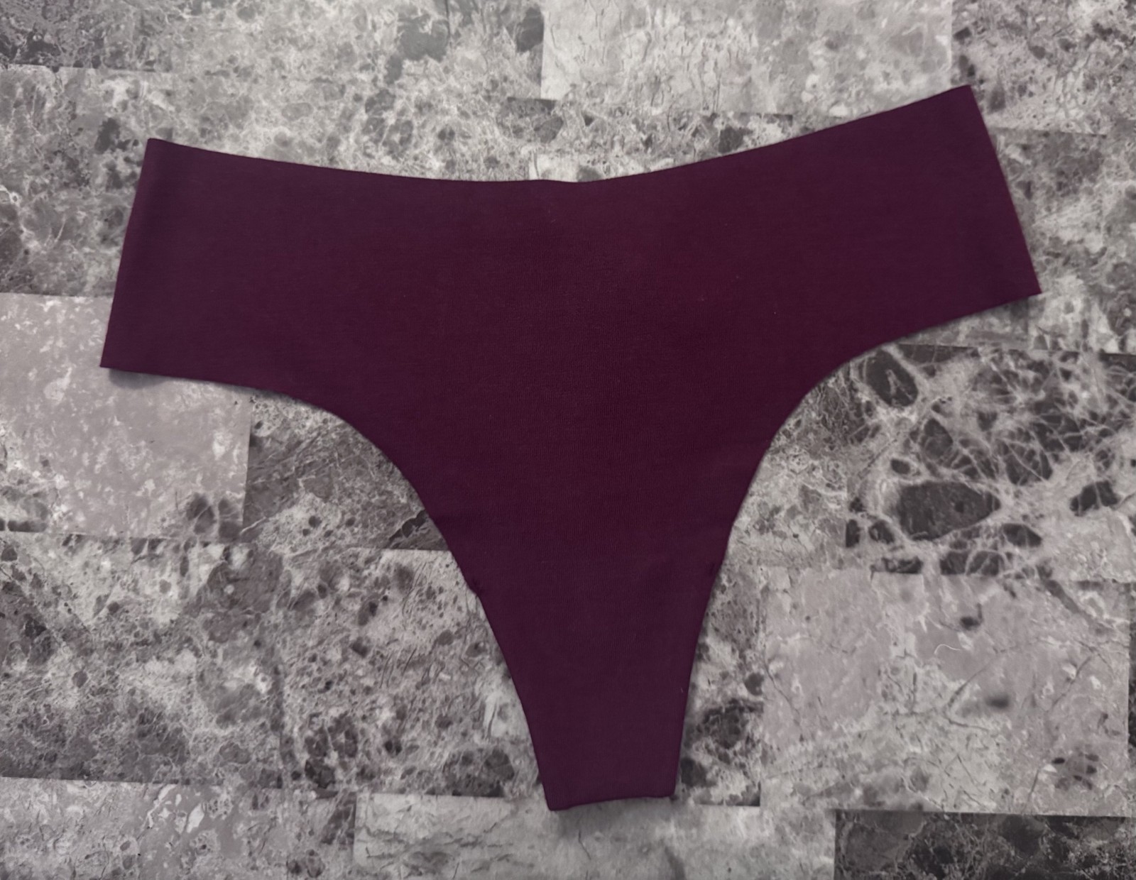NWOT VICTORIA’S SECRET M MAROON COTTON BLEND RAW EDGE NO SHOW RARE THONG PANTIES