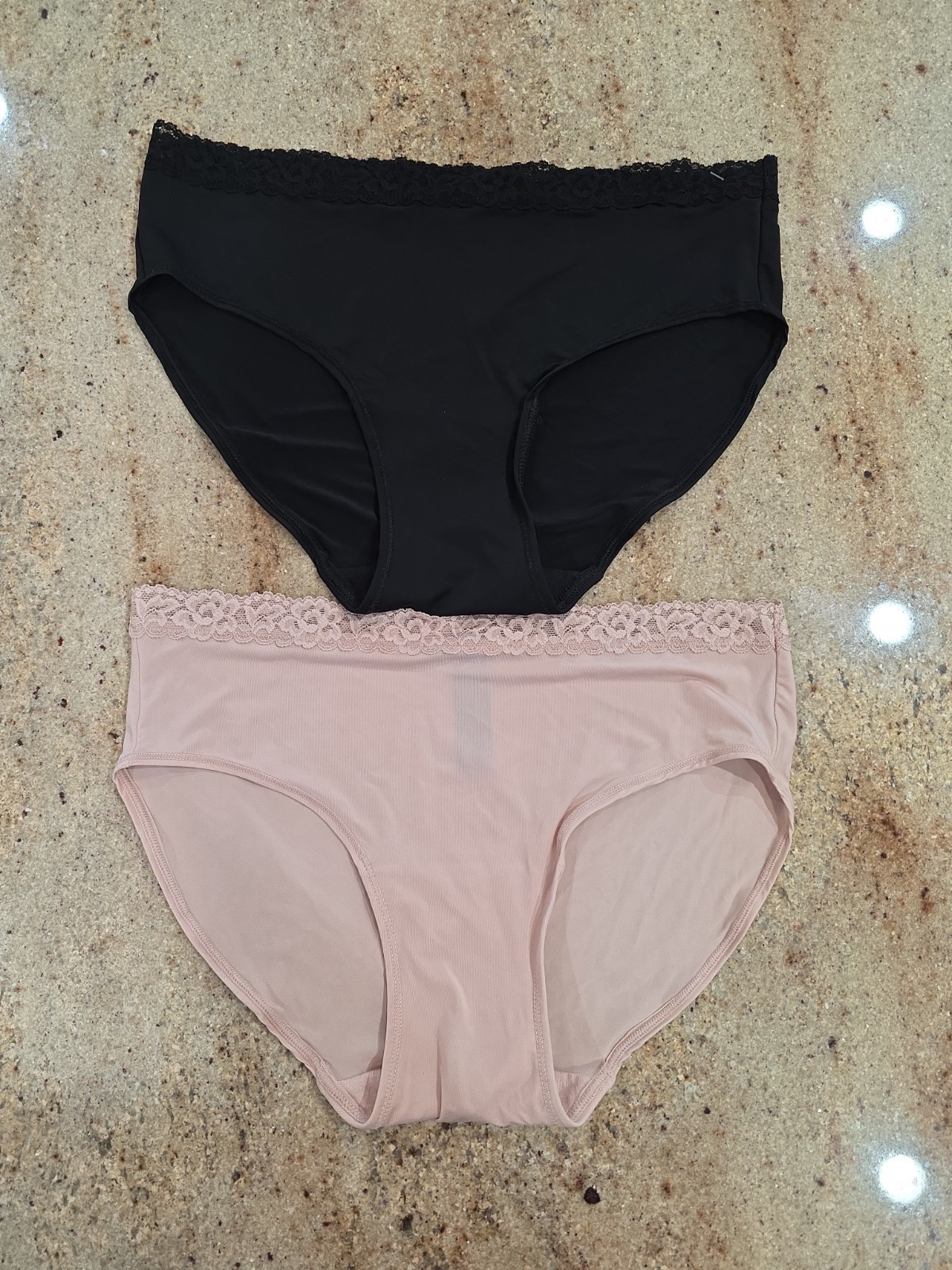 New Women’s NATORI 7723365 Set Of 2 Finishing Touch Lace Brief Panty Size S