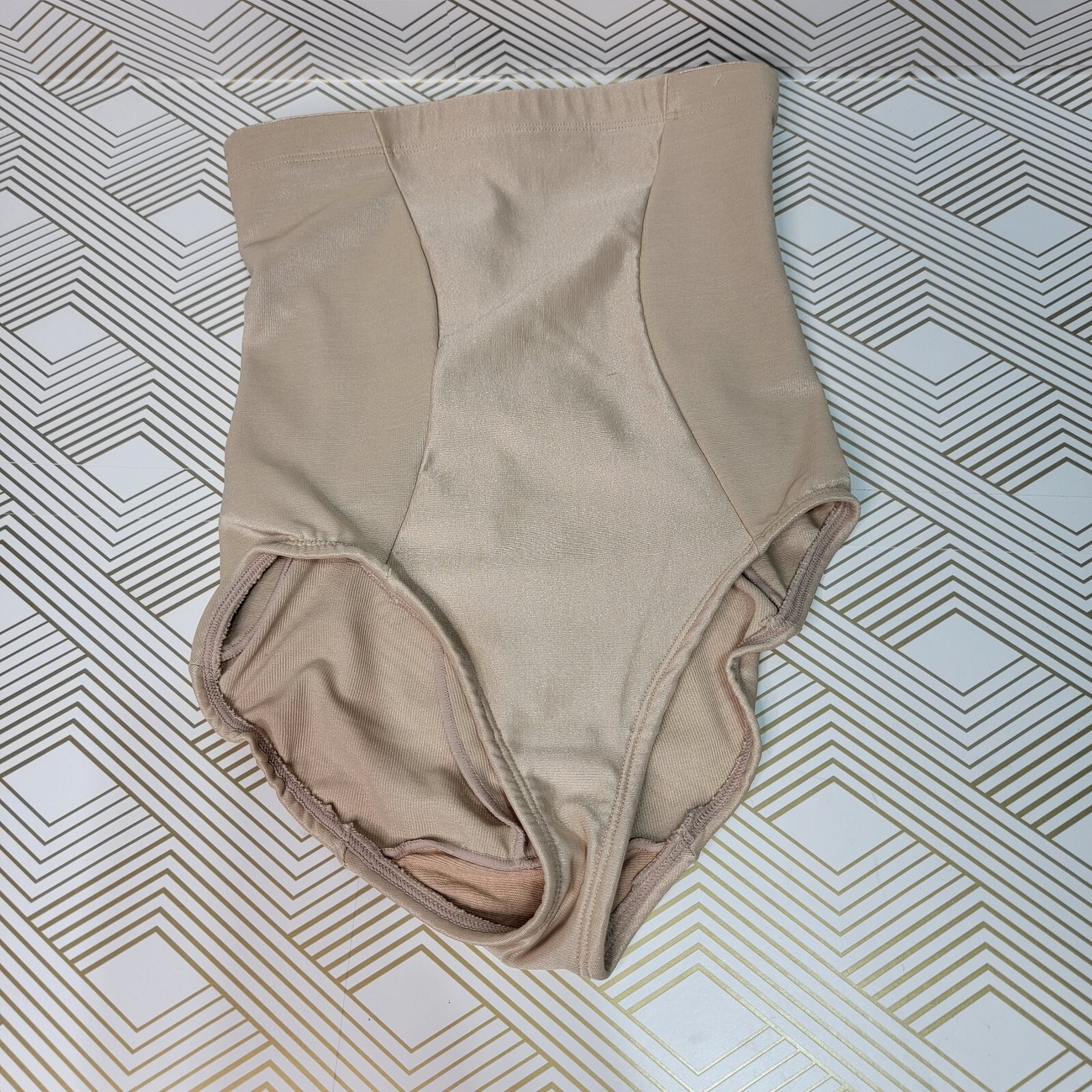 Miraclesuit Women’s Beige Extra Firm Control Hi-Waist Brief 2625 Size Medium