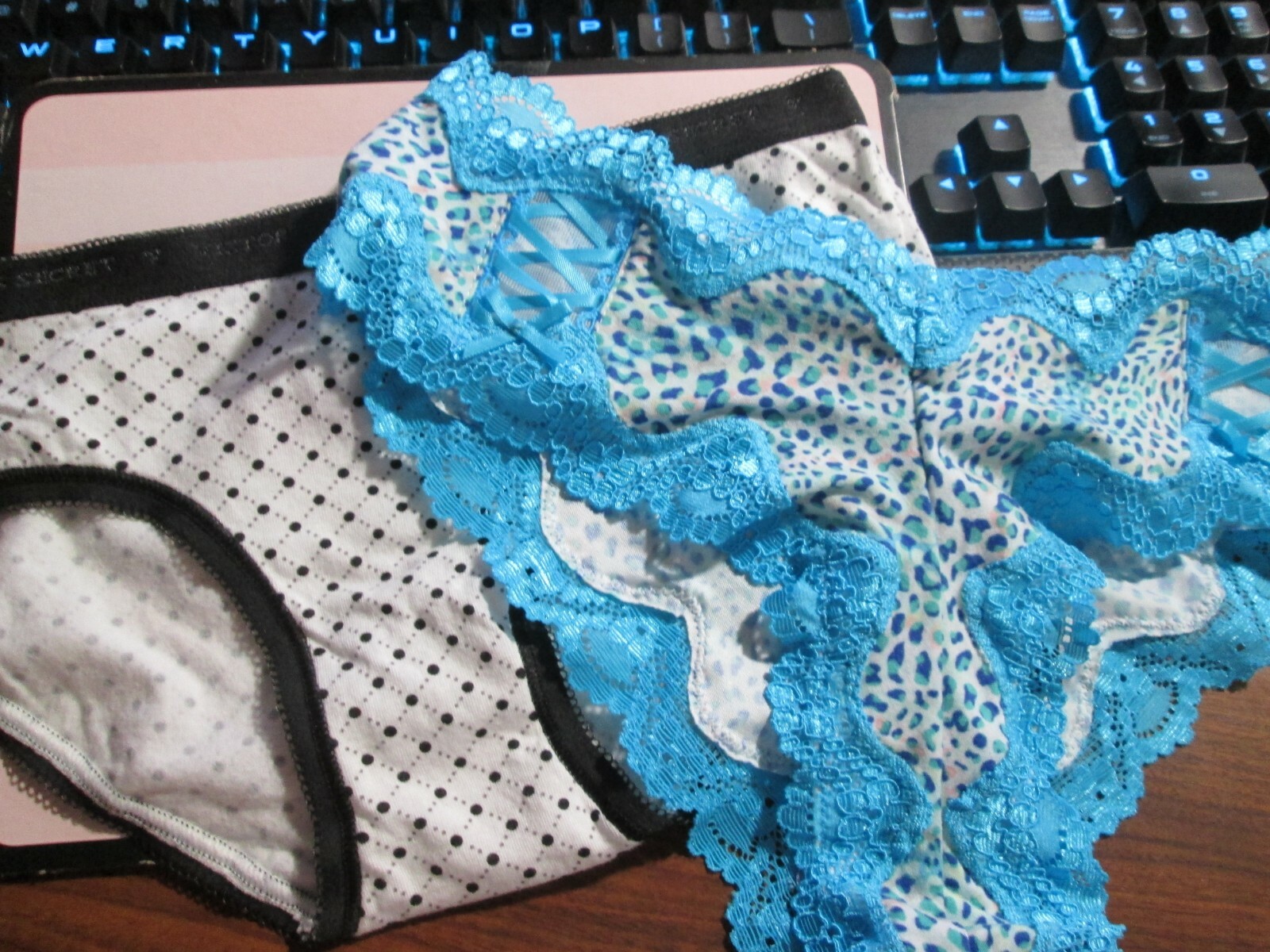 New Set of 2 Victoria’s Secret New Panties💘❤️Size XS💙🎀