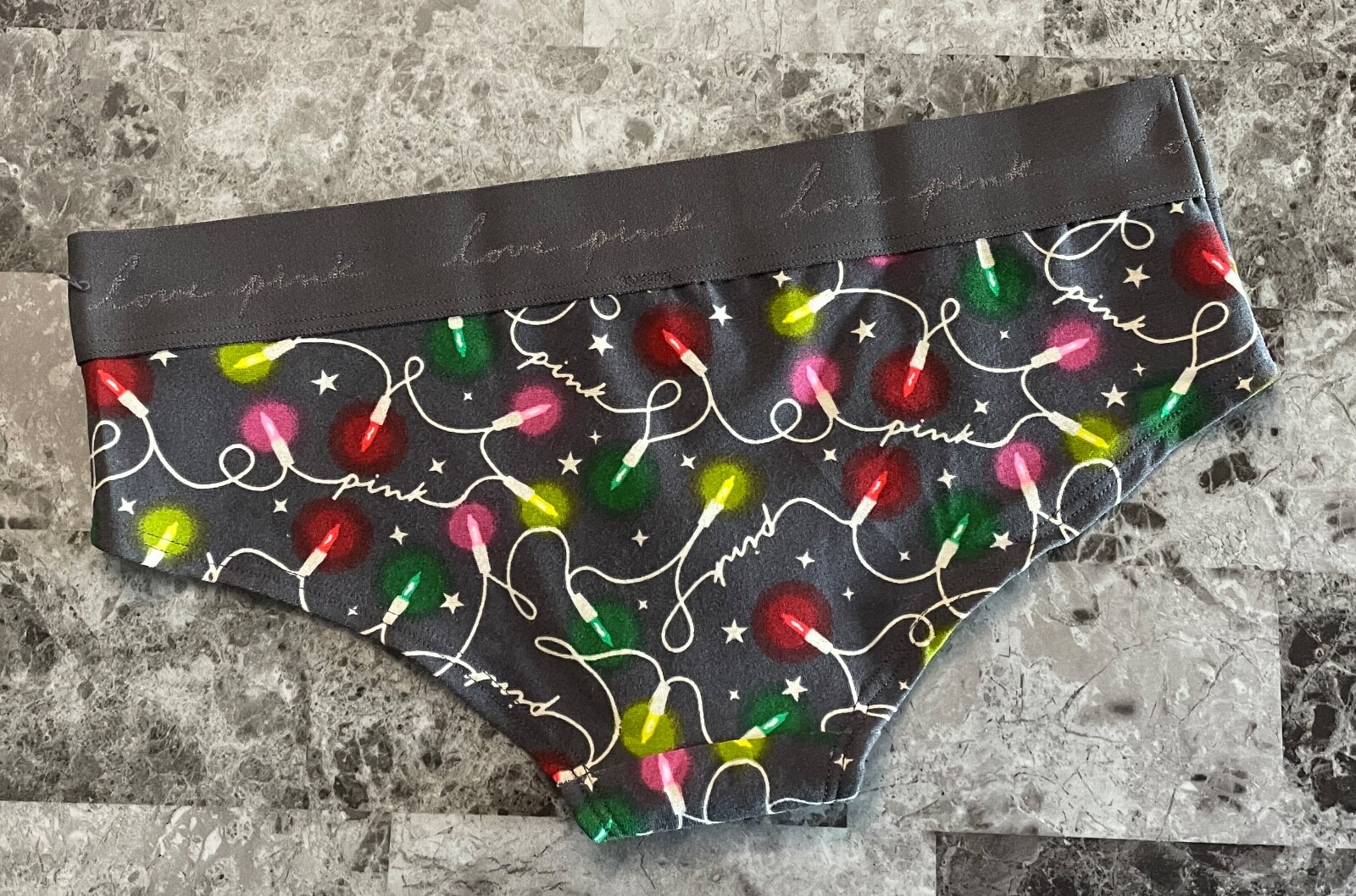 NWT VICTORIA’S SECRET PINK GRAY GREEN RED YELLOW CHRISTMAS LIGHT HIPSTER PANTIES