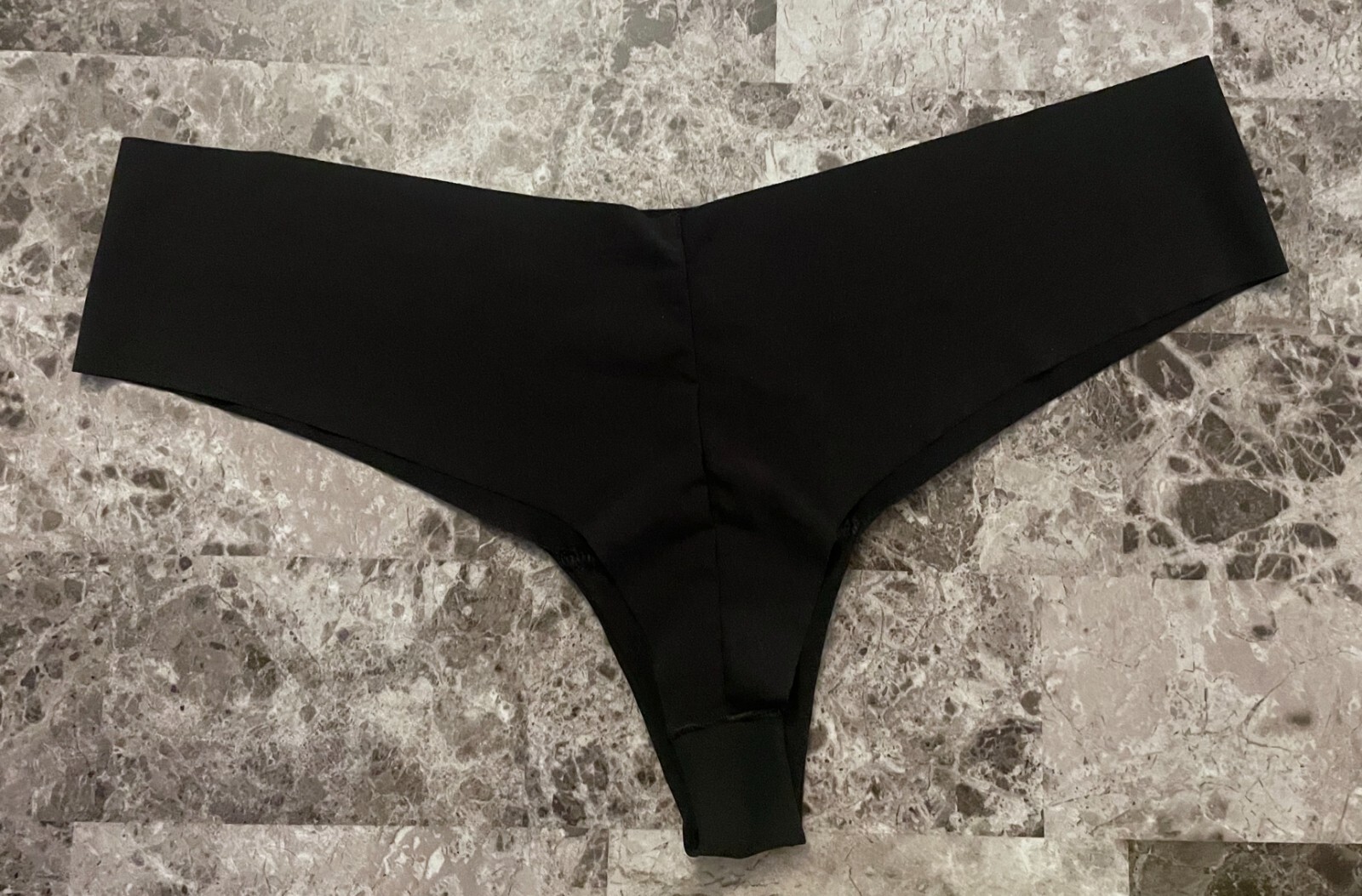 NWT VICTORIA’S SECRET PINK LARGE BLACK DOG LOGO RARE NO SHOW THONG PANTIES