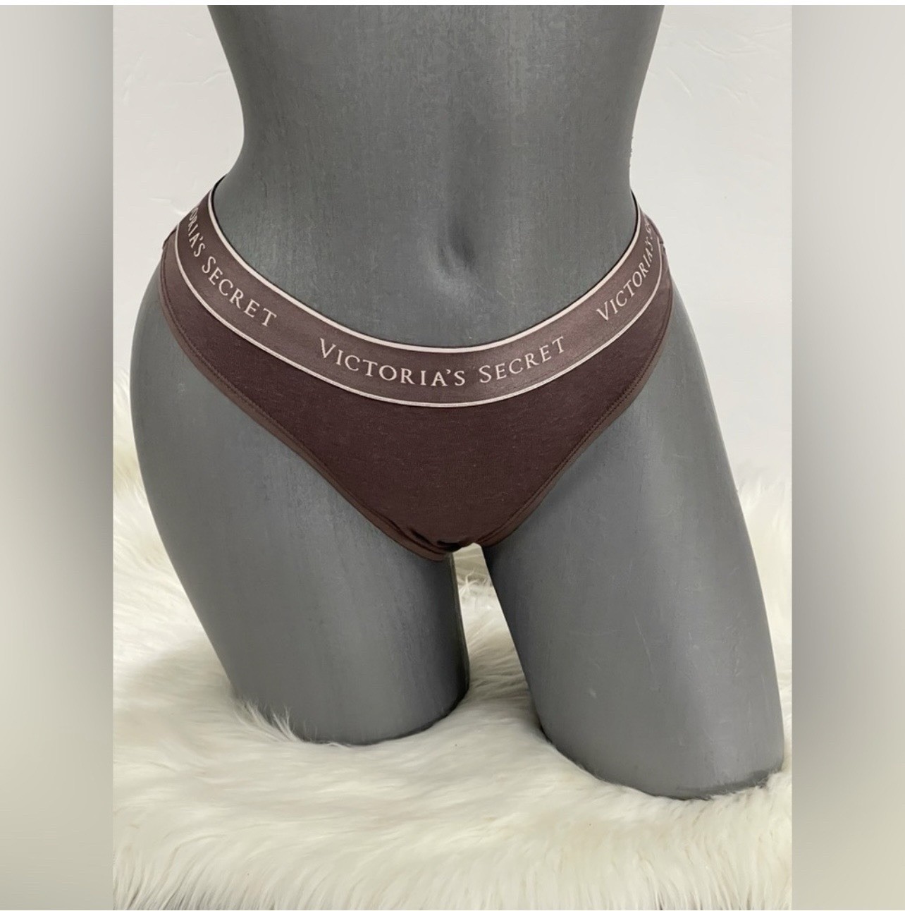VICTORIAS SECRET COTTON THONG PANTY UNDERWEAR LOGO. NWT