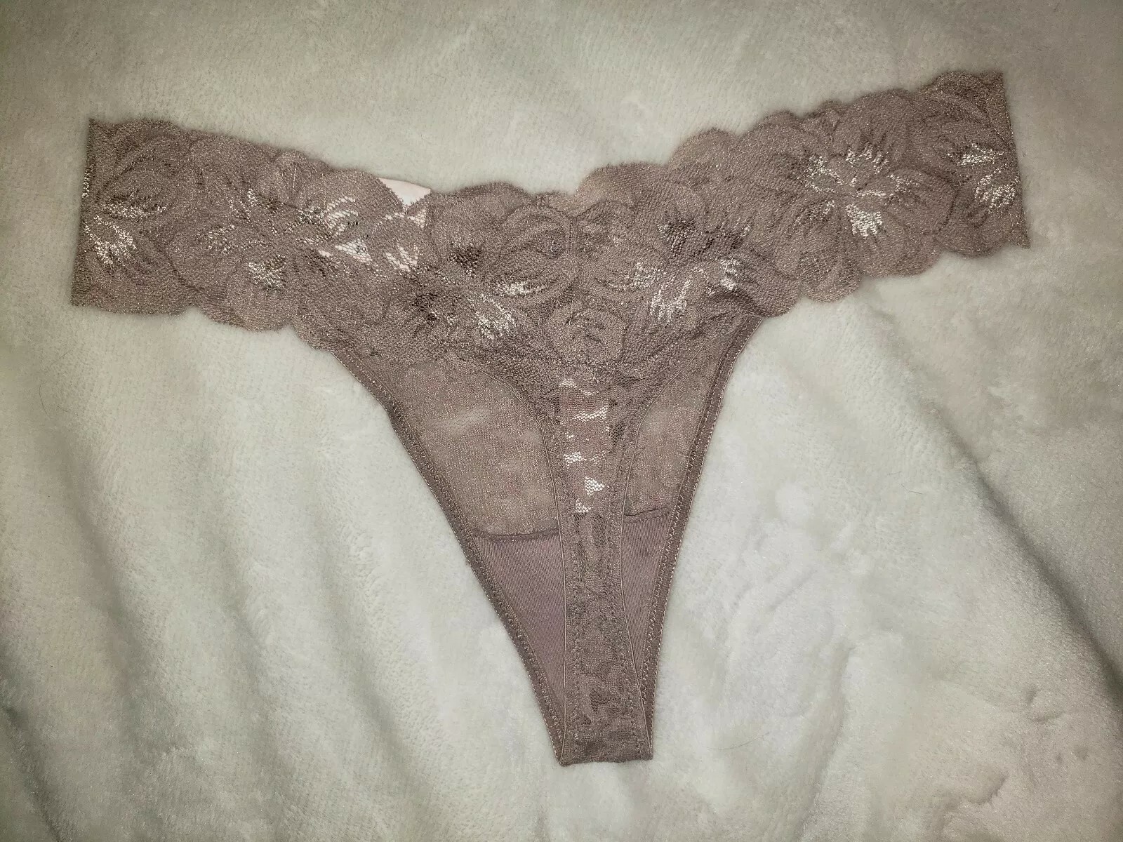 Candie’s – Women’s Thong M