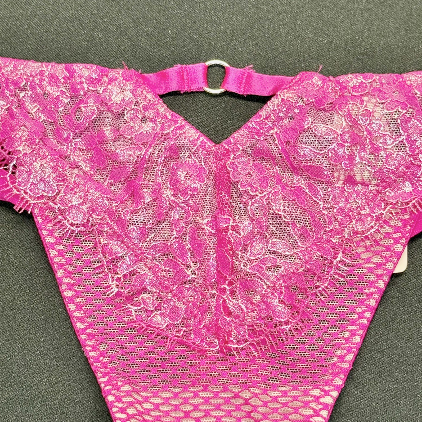 NWT RARE Vintage Victoria’s Secret Pink Fishnet Mesh Lace Strappy Thong Medium