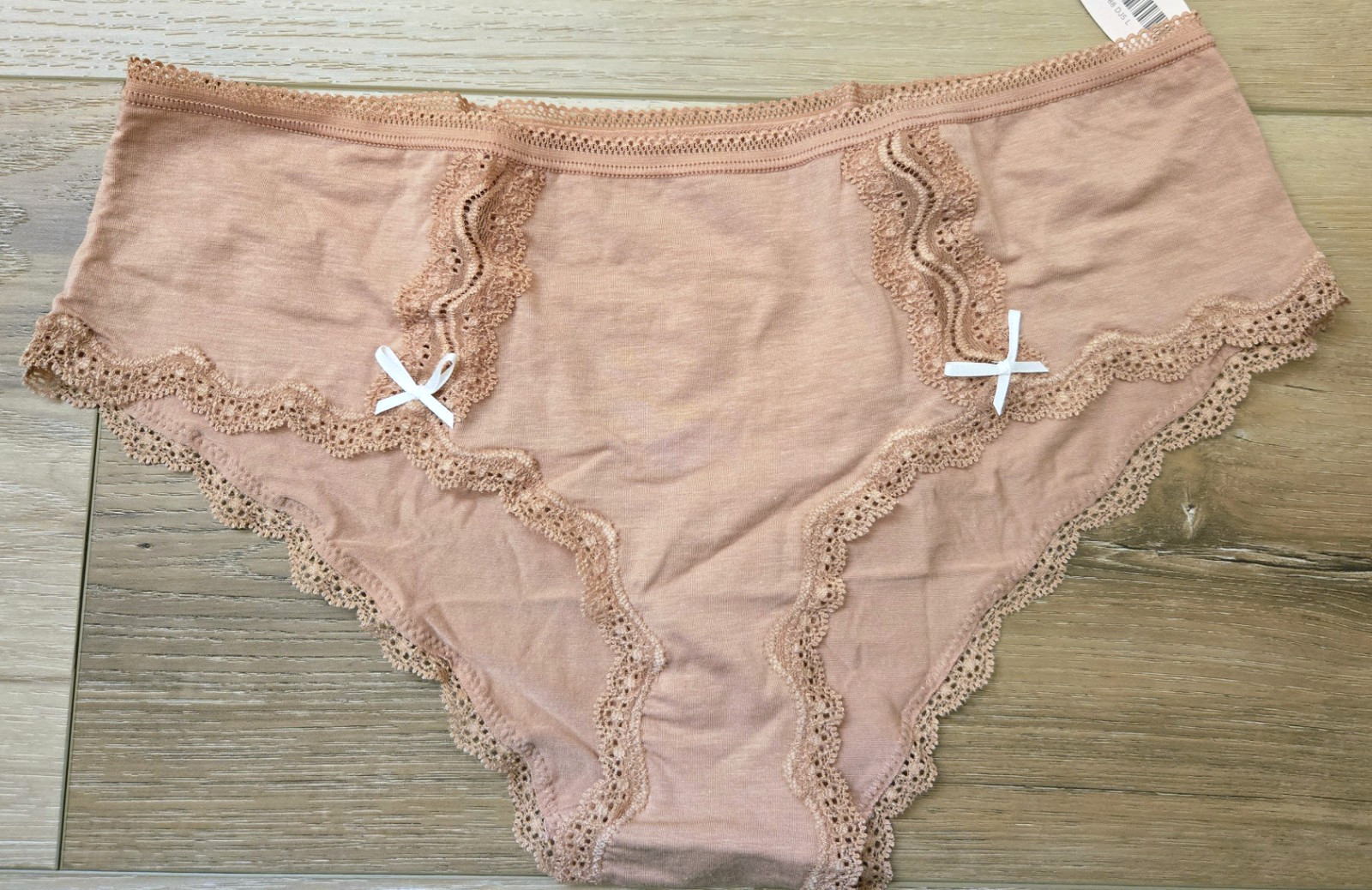 NWT Vintage Victoria’s Secret Nude Super Soft Cotton Lace Hipster Bows Panties L