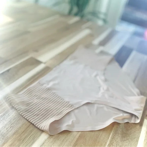 EXOFFICIO | M | Modern Collection Hipster Buff Bikini Nude Panties MSRP$35**READ