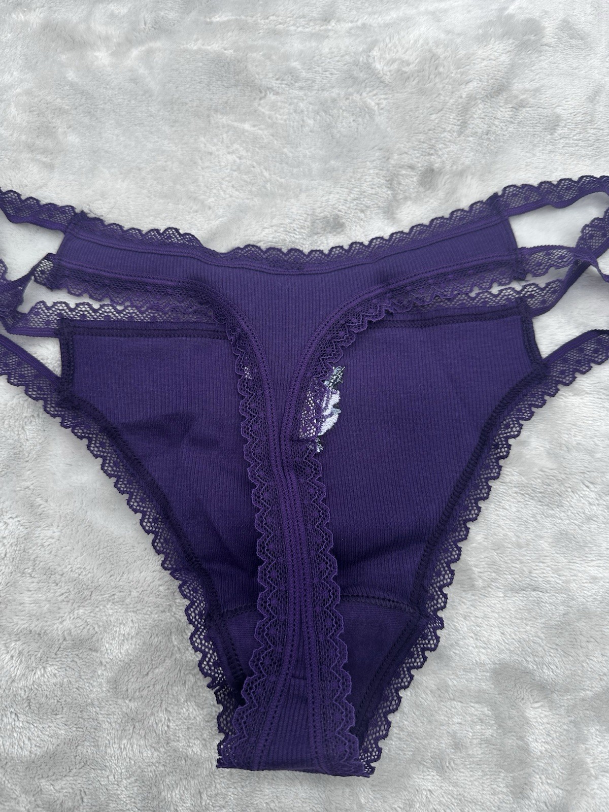 💕VICTORIA’S SECRET “PINK” Wink Lace Trim DOUBLE STRAP Thong Purple LARGE