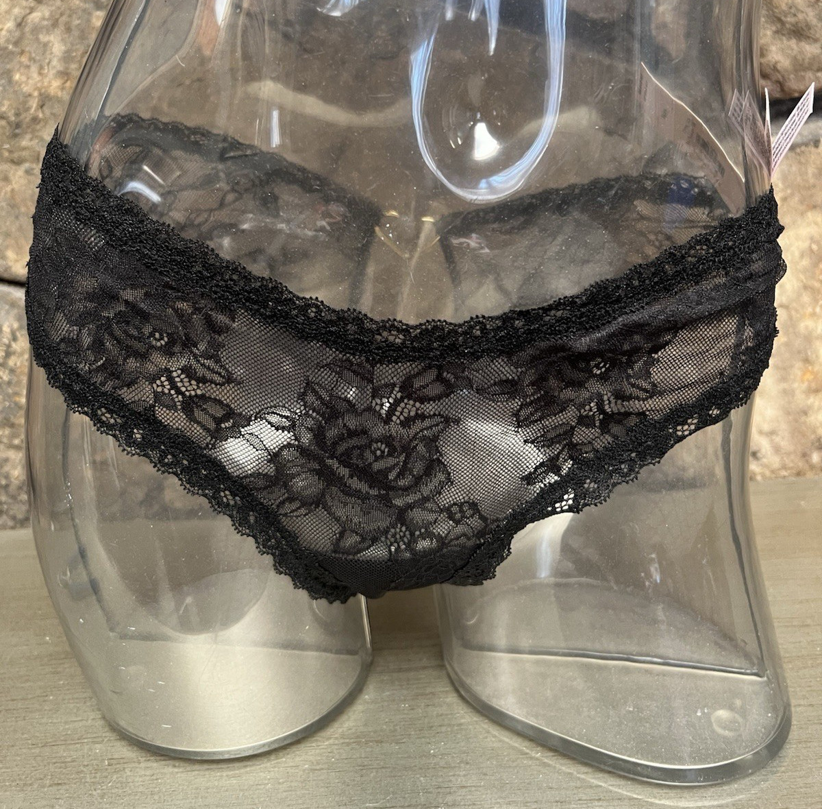 Victoria’s Secret Heart Hardware Rose Lace OPEN BACK Cheeky Panty Sz L Black NWT
