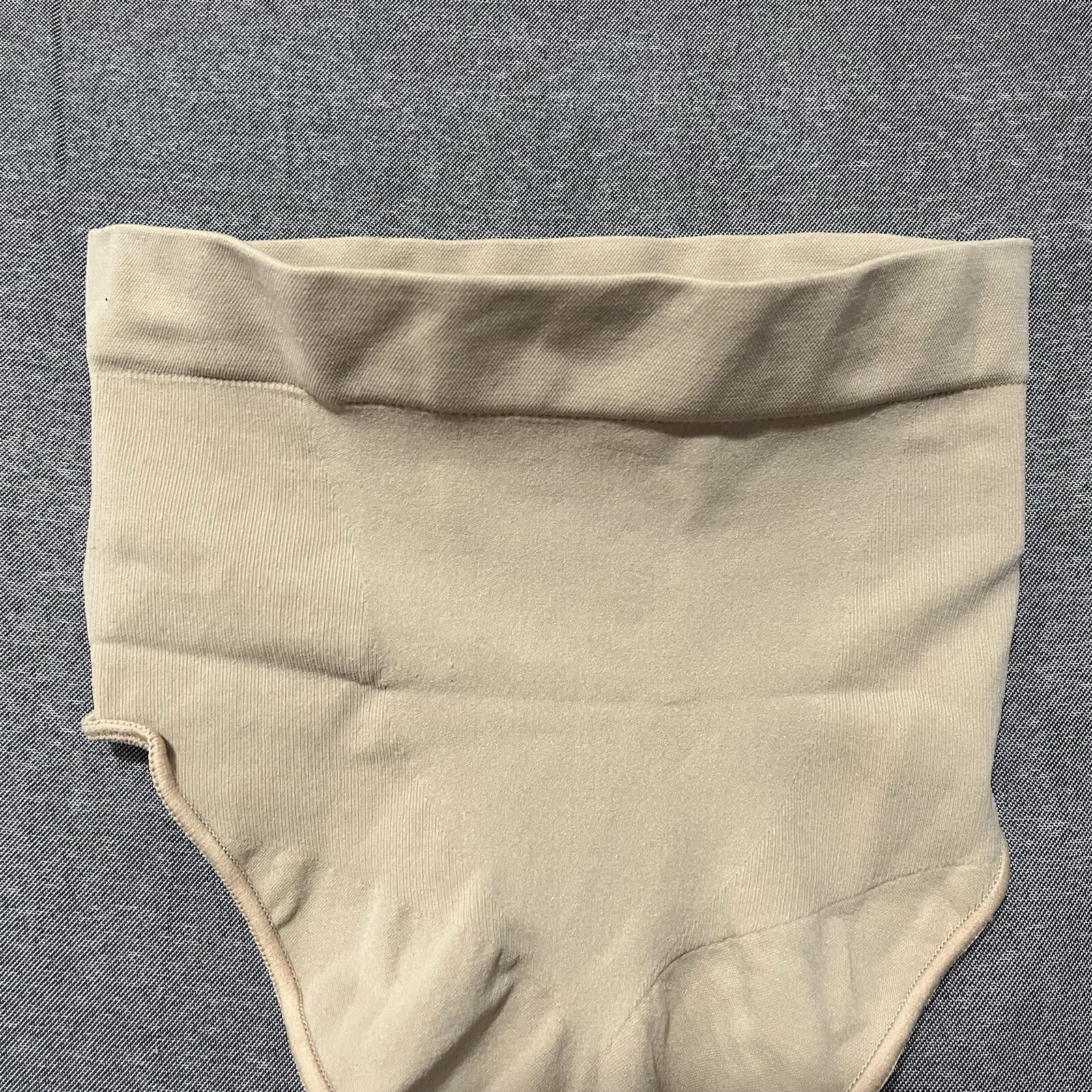 SKIMS Smooth Comfy Sculpting Mid Waist Thong in Beige -XXS/XS (SH-MWT-0198)