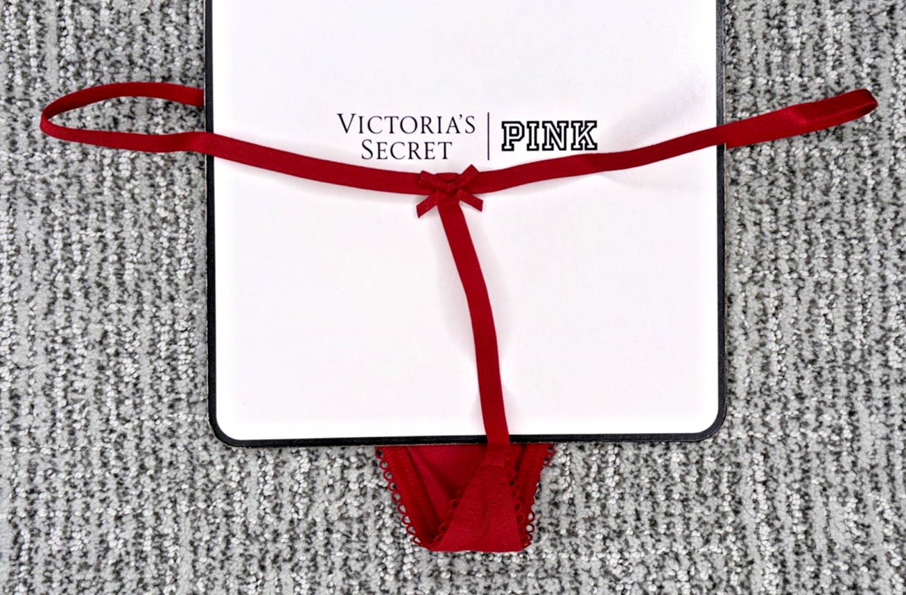 Victoria’s Secret Dream Angels NWT XS Red Floral Bow Embroider V String Panty