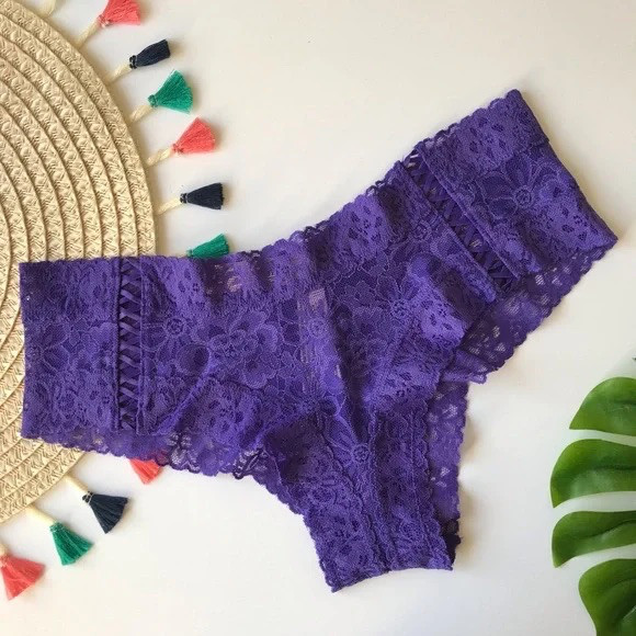 Victoria’s Secret The Lacie Cheeky Panty Purple Medium NEW