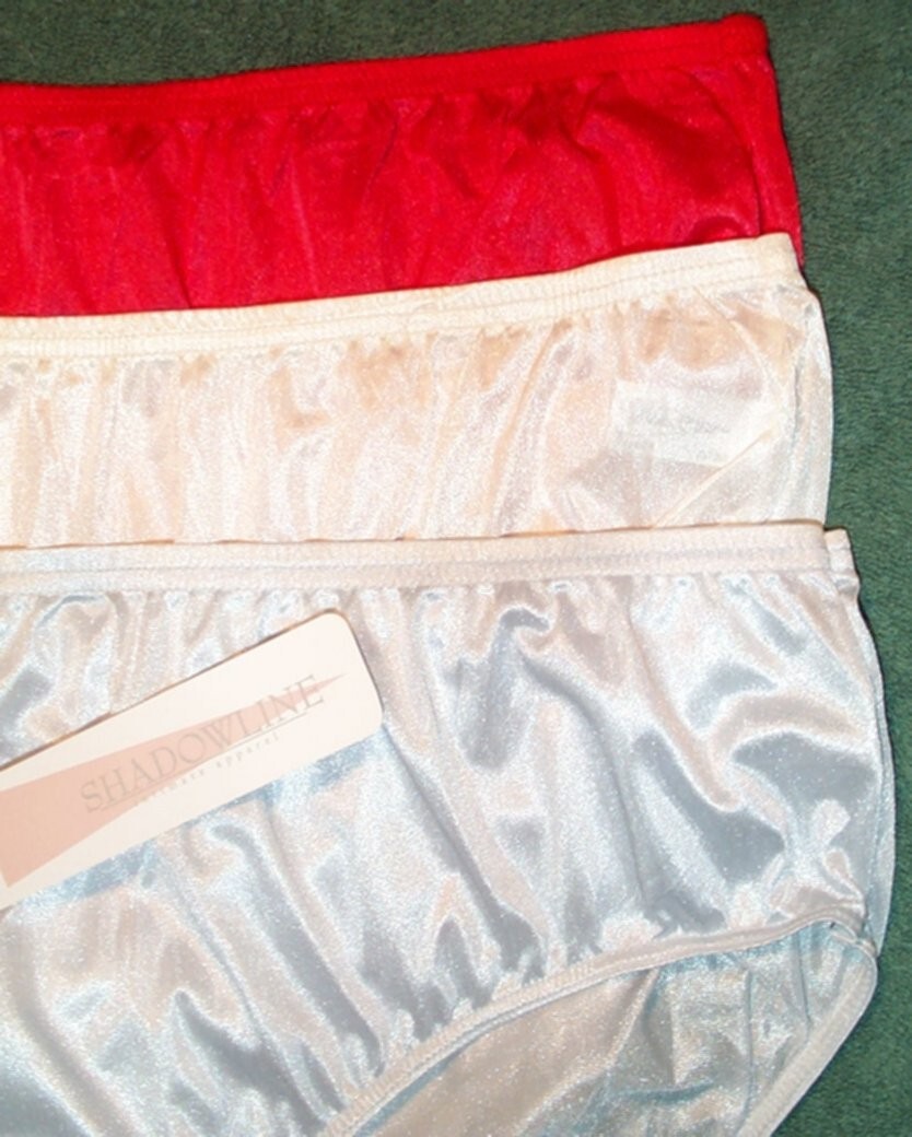 3 Pair Size 6 Assorted ShadowLine Hidden Elastic Hipster Red, Ivory, & Silver