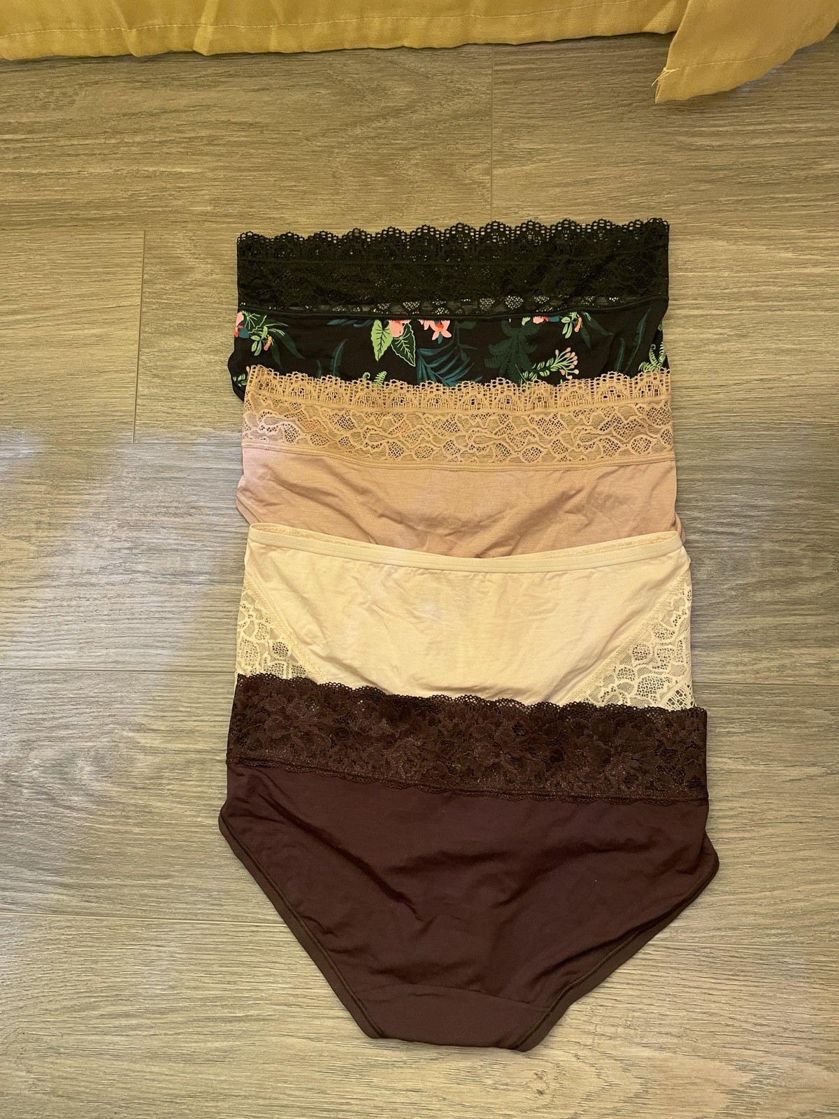 $58 Soma Embraceable Hipster Panty Lot ~ 4 Pairs ~Medium~NWOT❤️