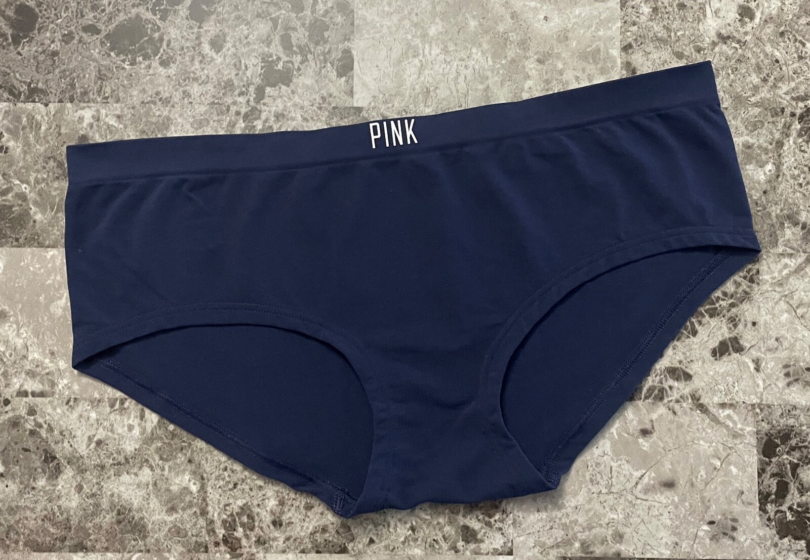 NWT VICTORIA’S SECRET PINK M NAVY BLUE WHITE LOGO SEAMLESS RARE HIPSTER PANTIES
