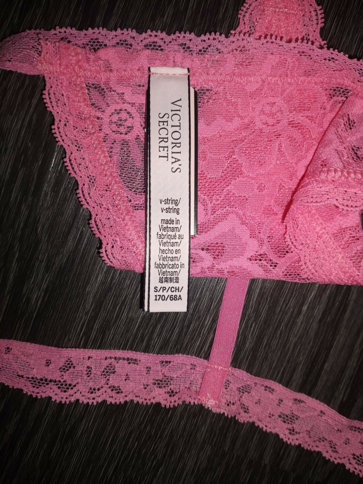 NeW Vs all over Lace V-string Panty Size small bubblegum pink