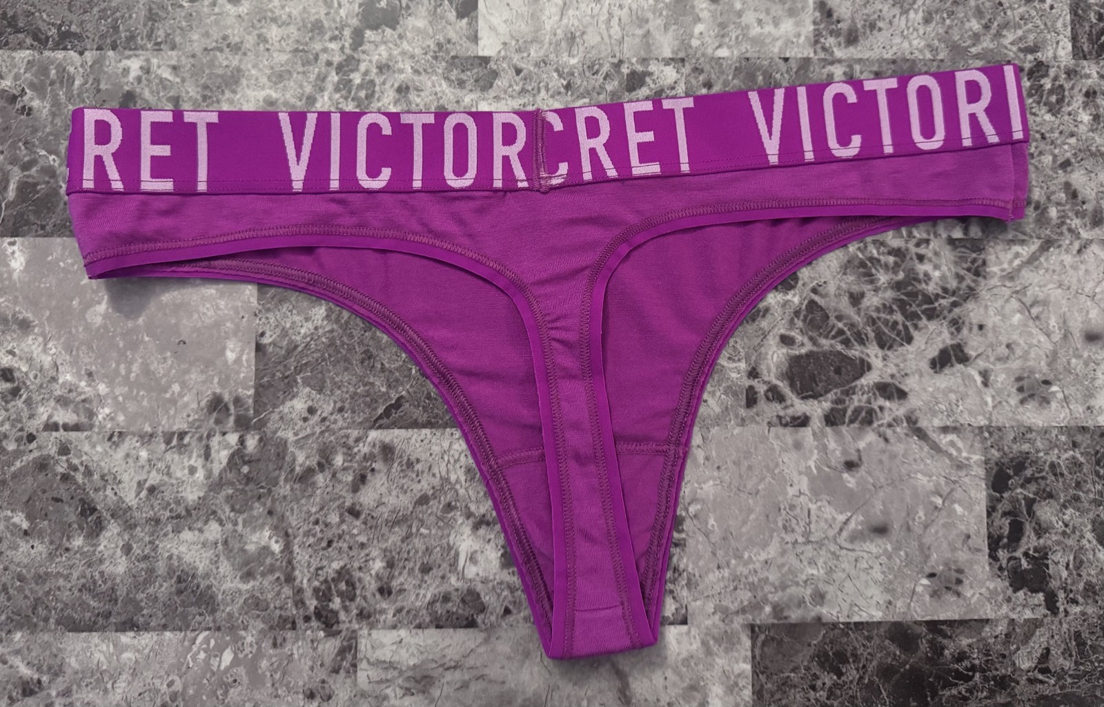 NWT VICTORIA’S SECRET L FUSCHIA LAVENDER THICK LOGO WAISTBAND RARE THONG PANTIES