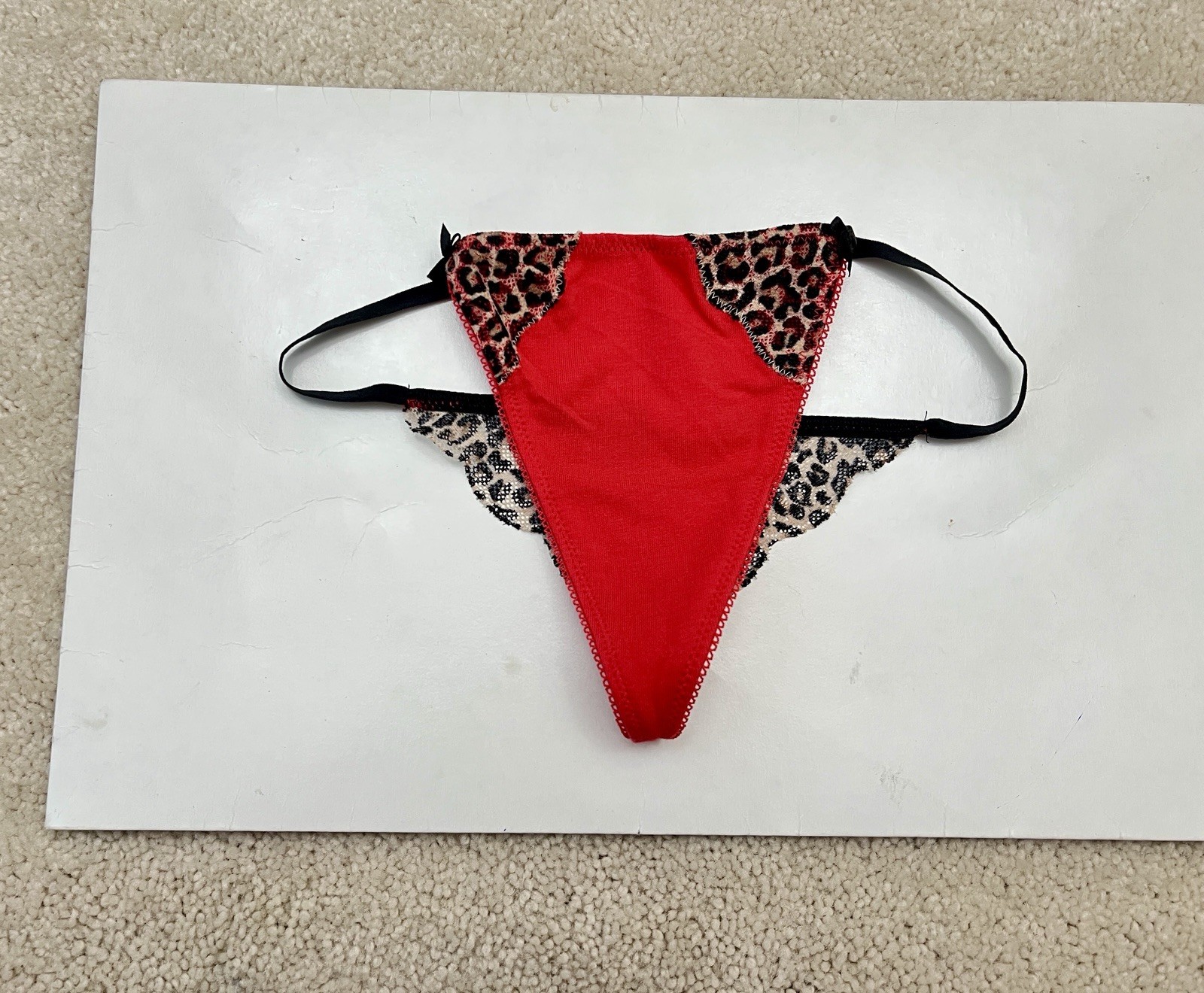 NEW Victoria’s Secret VTG PINK Red Leopard Lace Cotton V-String Thong Panties XS