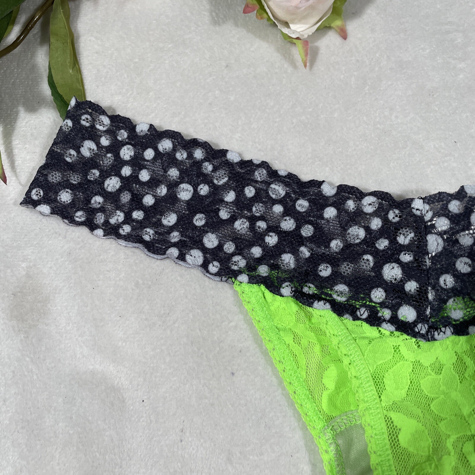 NWT Hanky Panky (4911) Lace Dots Trim Low Rise Thong in Neon Green [SZ O/S ] T28