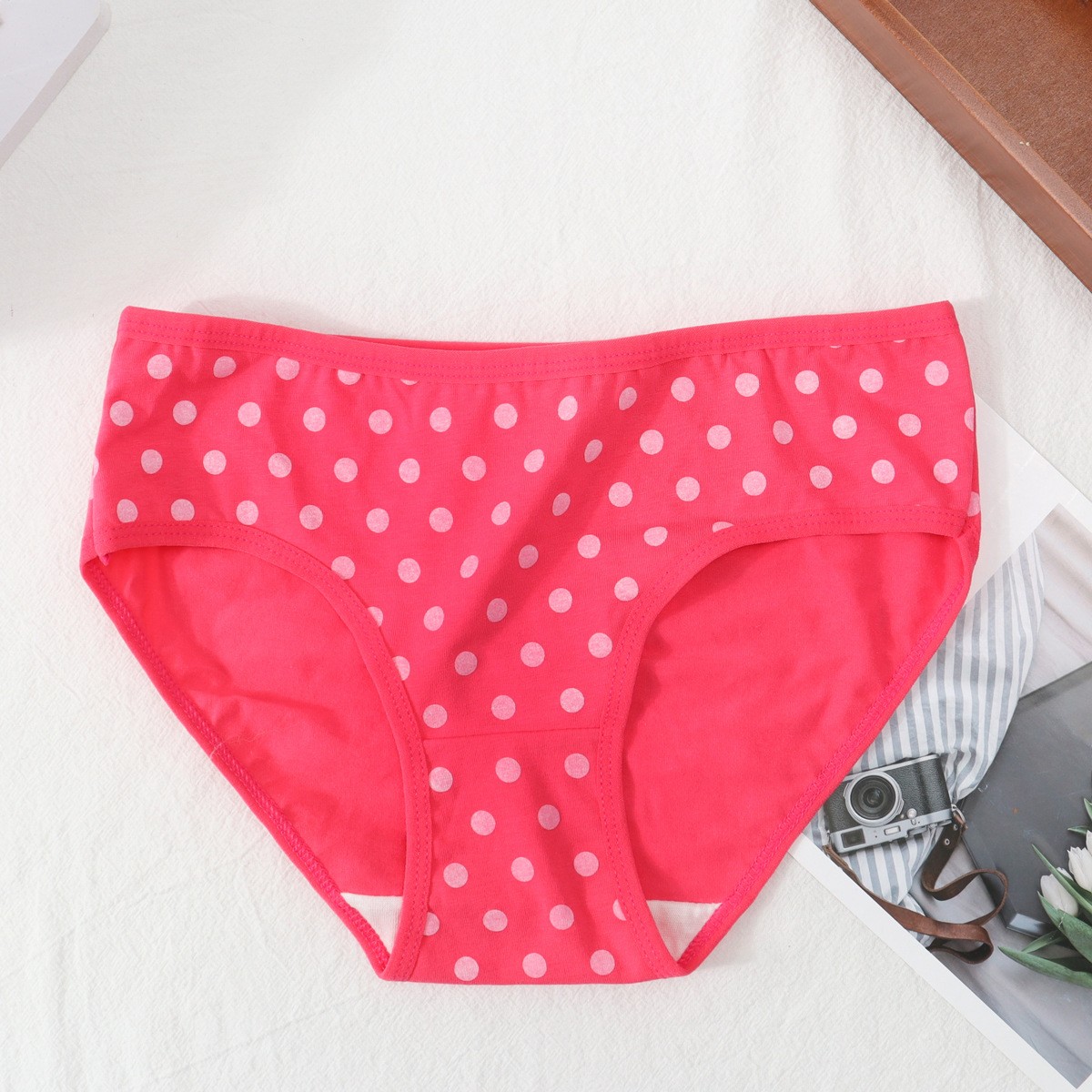Women Cotton Breathable Panties Underwear Mid Waist Seamless Briefs