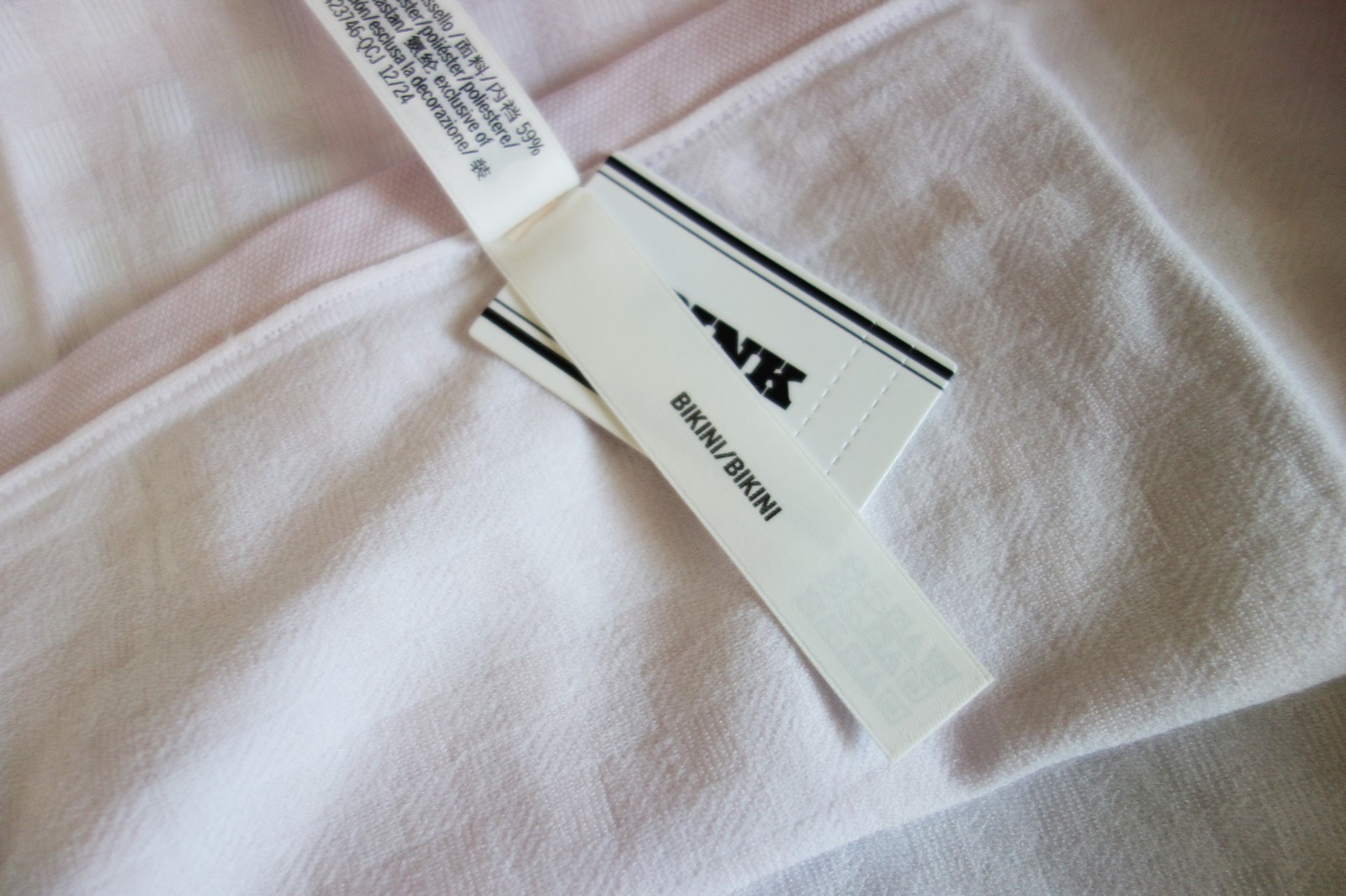 Victoria’s Secret PINK Seamless White and Purple Gingham Bikini Panty (L) NWT!