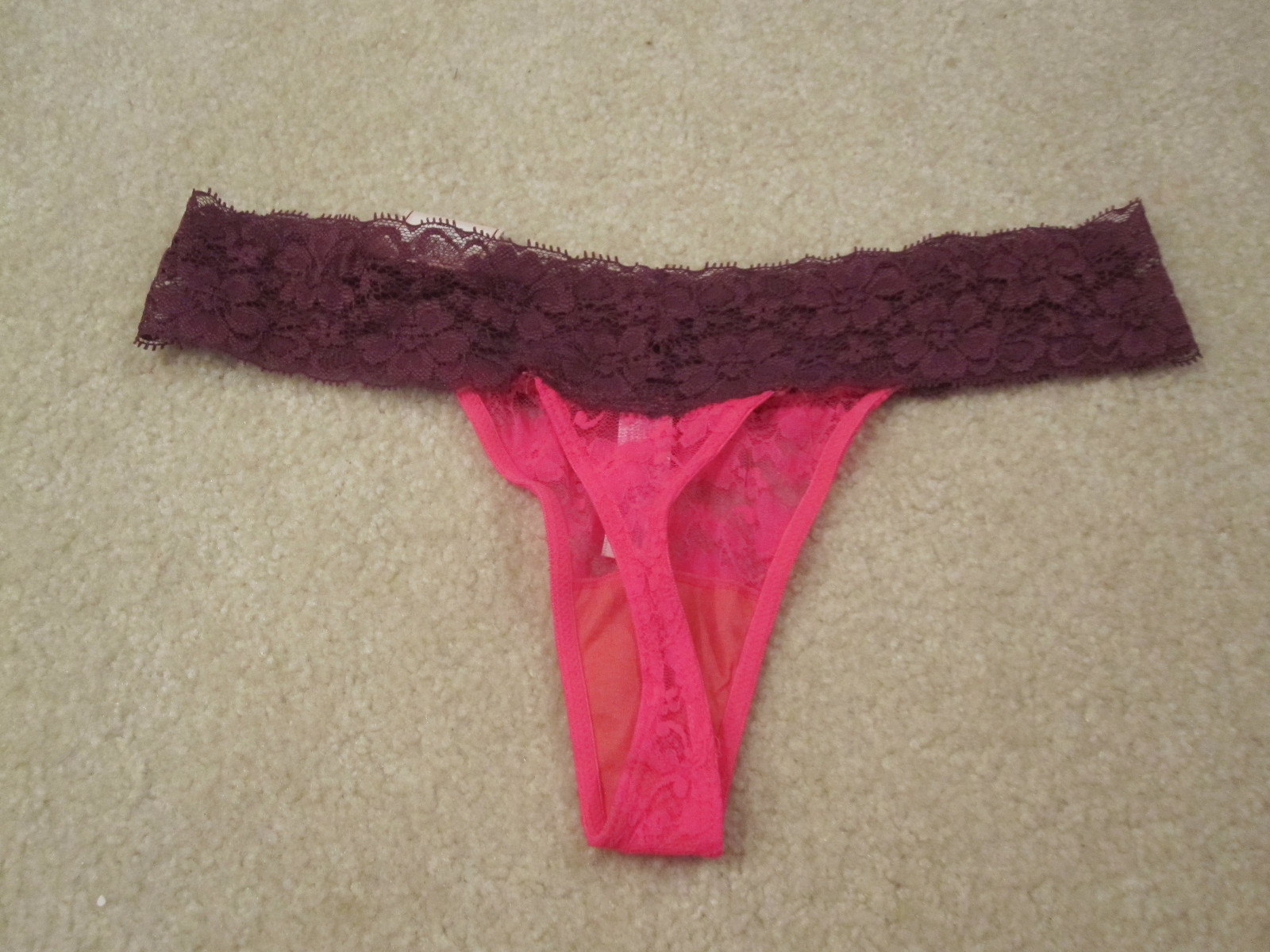 Candies lace thong ladies panties size 6 M new with tags pink
