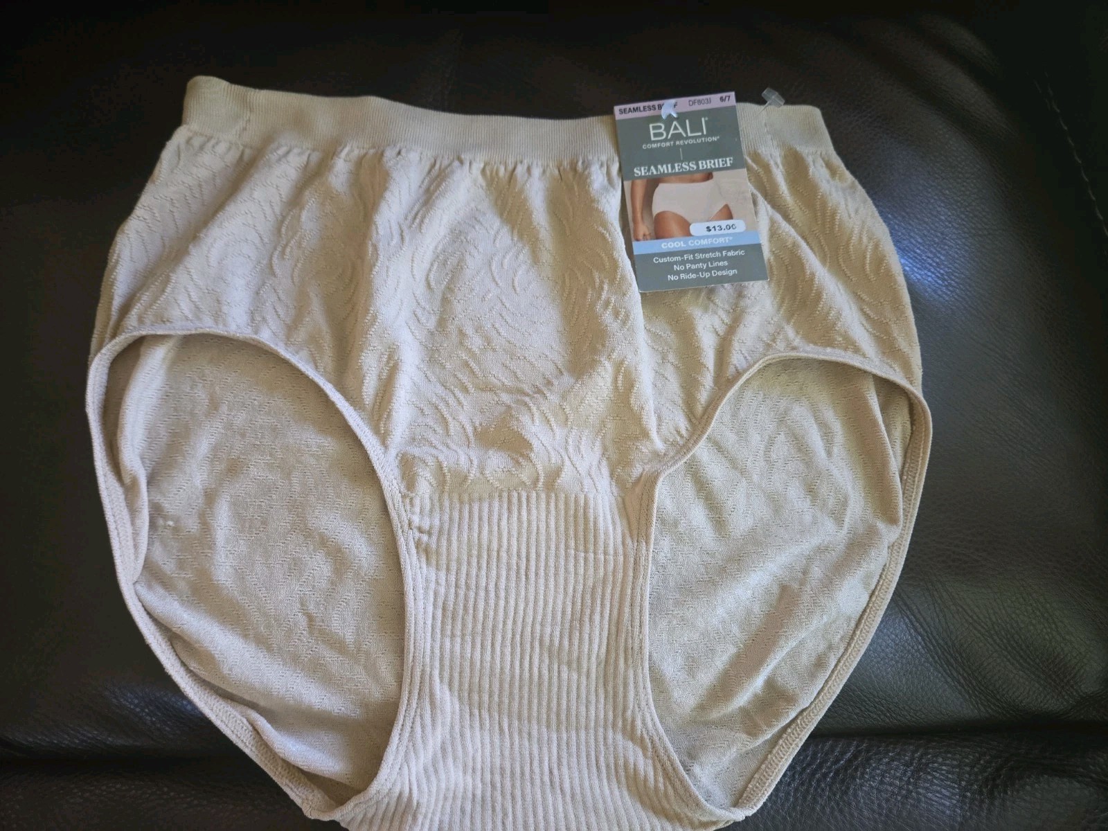 BALI Seamless BEIGE 6/7 Brief Df803J $13.00 Nwt