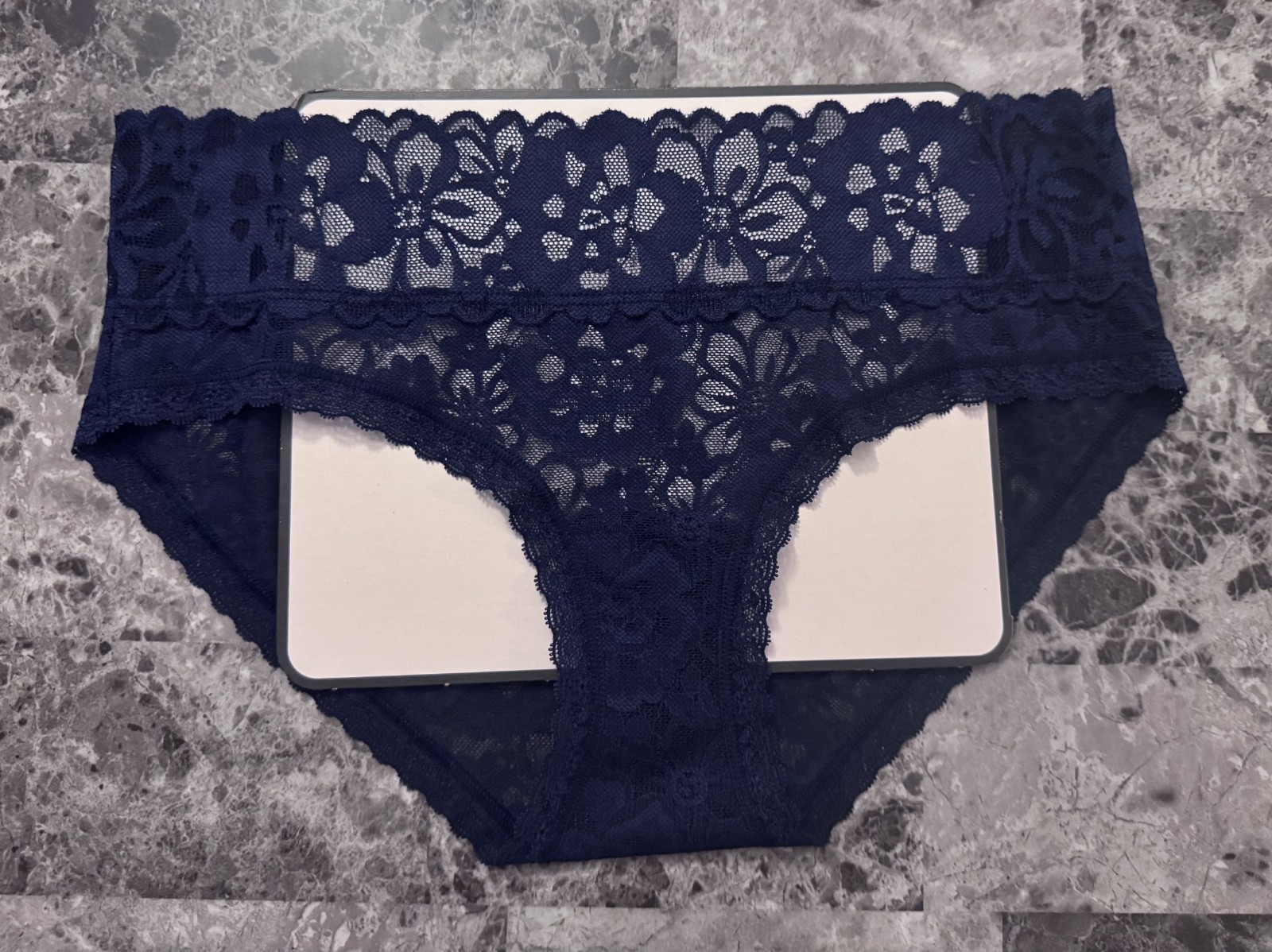 NWOT VICTORIA’S SECRET SMALL NAVY BLUE FLORAL LACE RARE HIPHUGGER PANTIES
