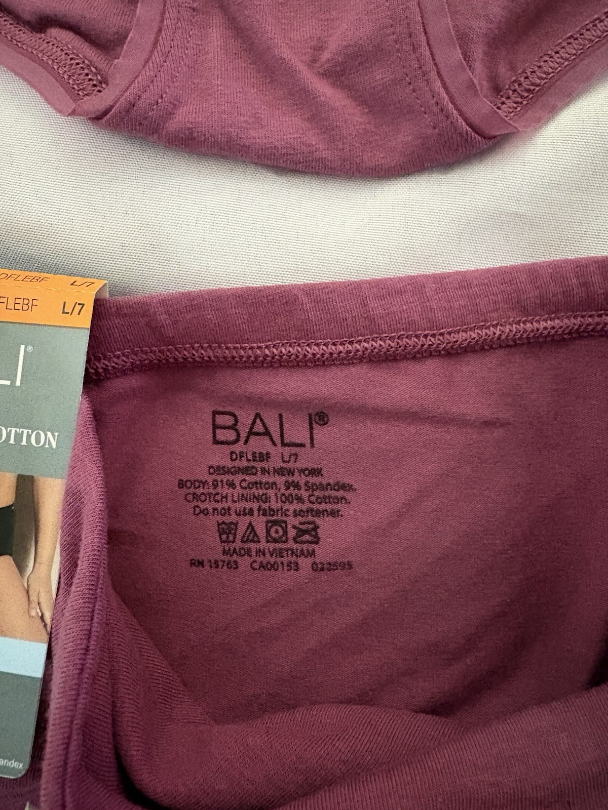 NEW Bali Breathable Cotton Brief Cool Comfort 2 Pair DFLEBF Womens Size Large 7
