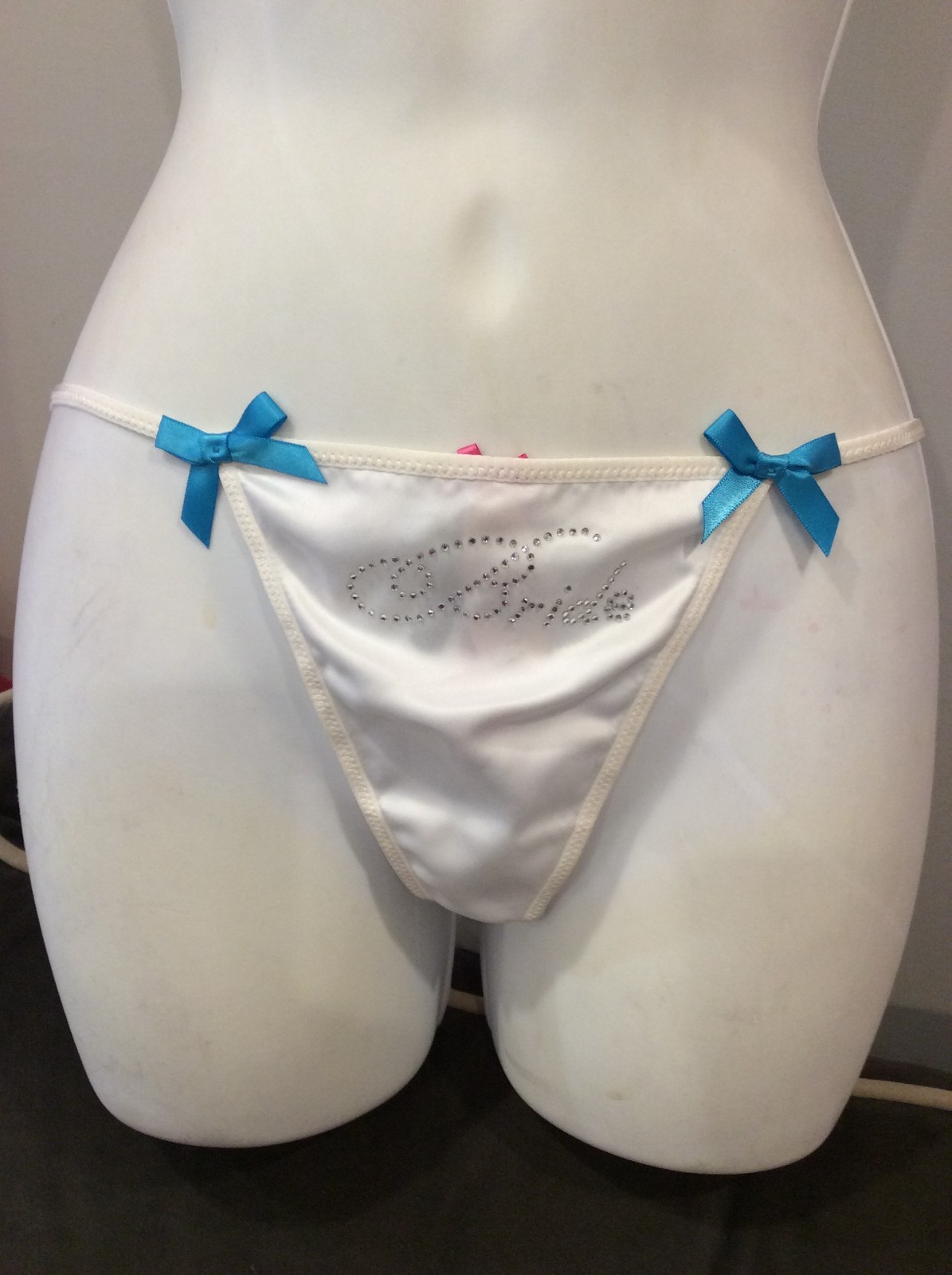 Vintage 2007 Victoria Secret Sexy Little Things Bride Thong with Veil Size M/L
