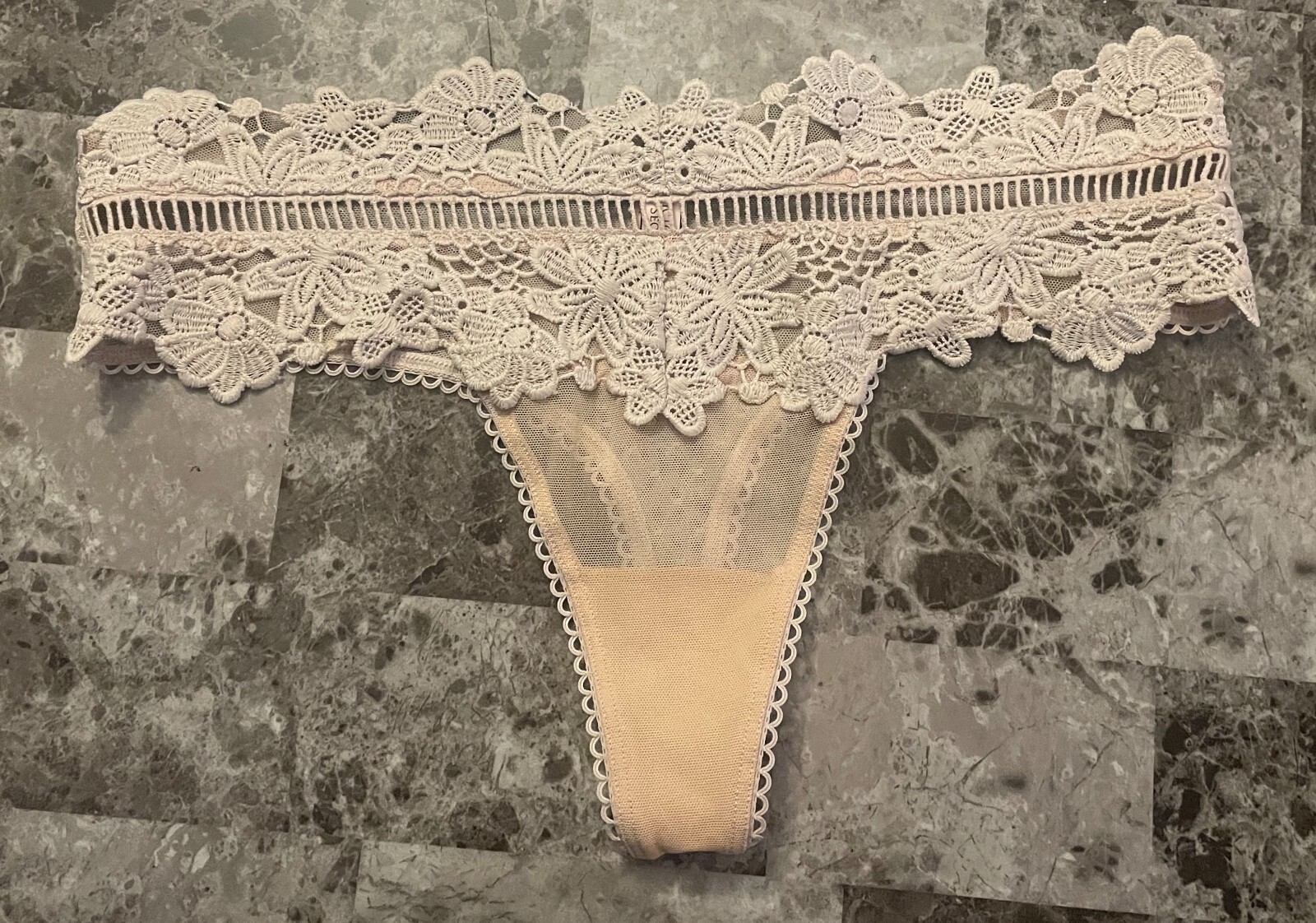 VICTORIA’S SECRET M BEIGE CROCHET LACE NUDE MESH RARE WIDE SIDE THONG PANTIES