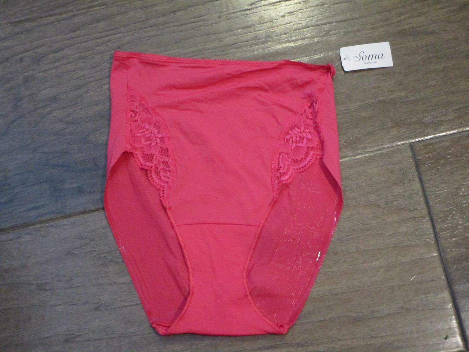SOMA VANISHING EDGE WITH LACE RETRO BRIEF PANTIES IN ROUGE SIZE SMALL