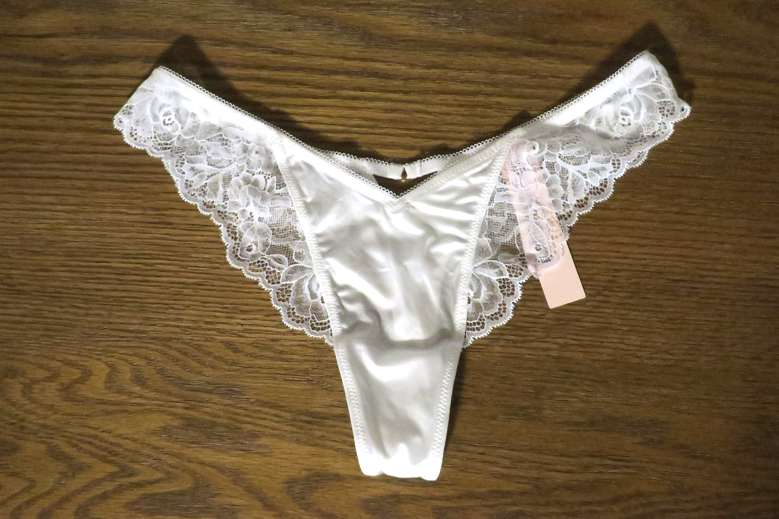 S ❤ VICTORIA’S SECRET ❤ THONG SATIN LACE ❤ WHITE BRIDE ❤ MID PANTIES