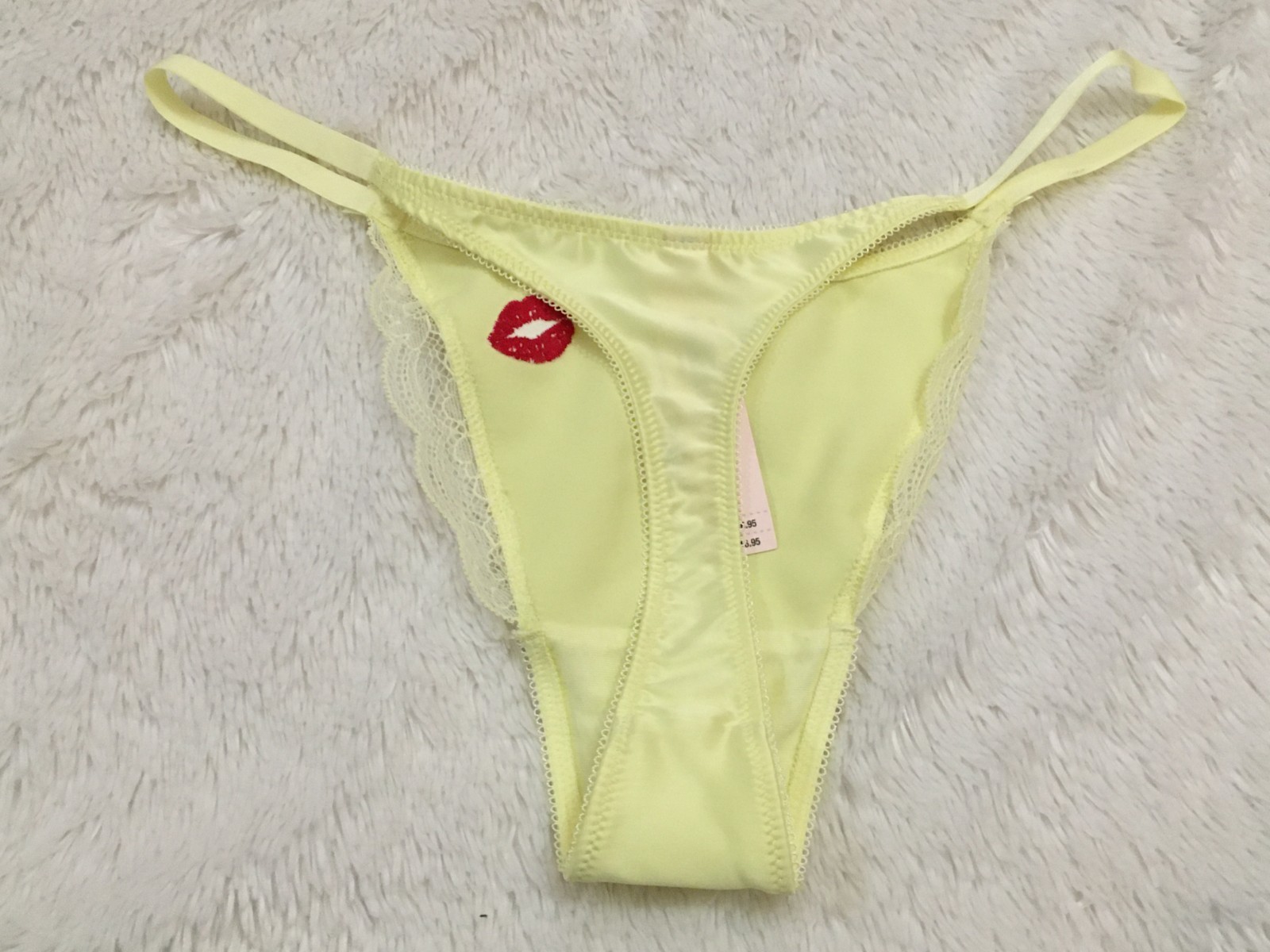 XS Victoria’s Secret Tease SATIN Kiss THONG Panty Yellow Lemonade Red Lips Lace