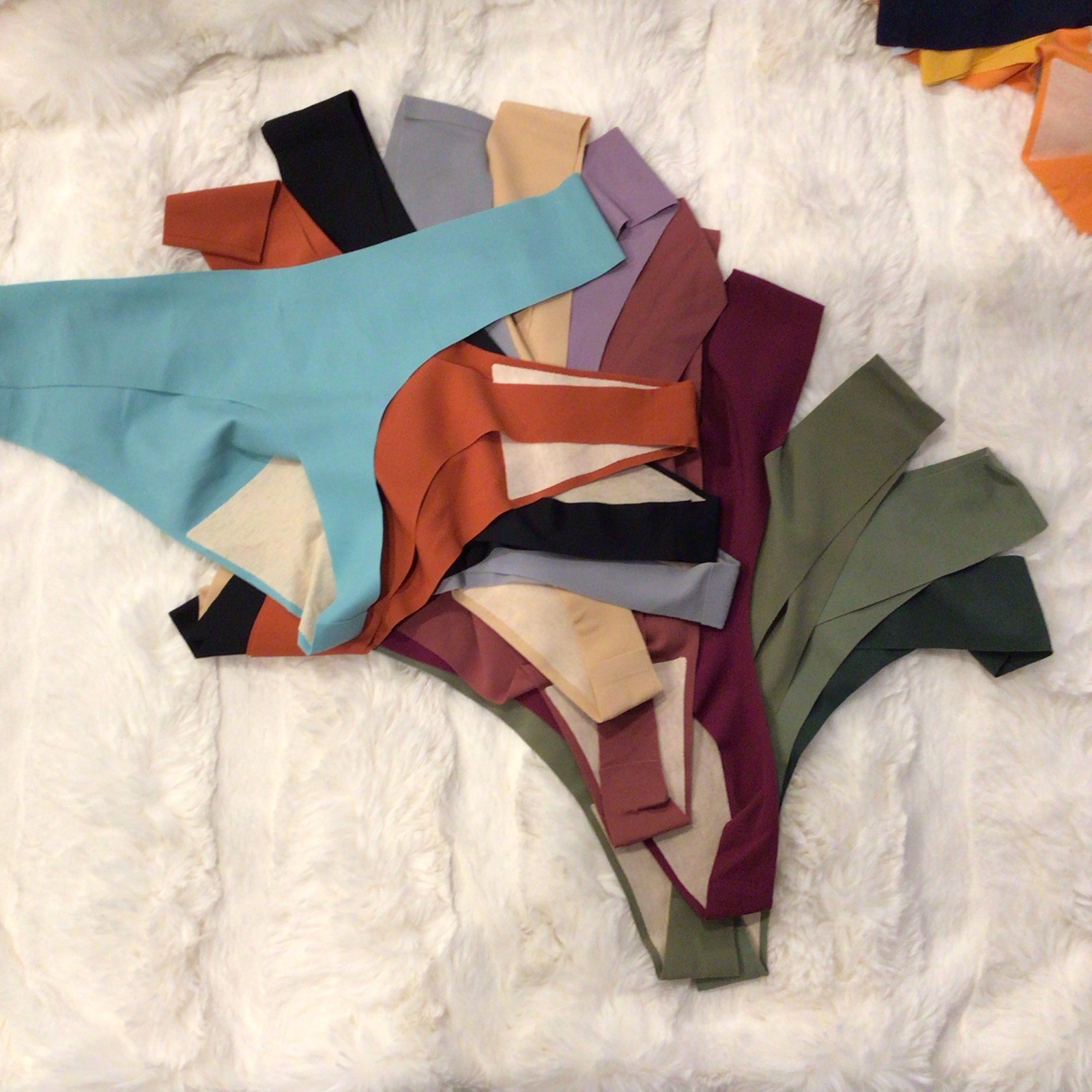 11 Women’s Seamless Stretch Thong Panties M Solid Multicolor Polyamide/Elastane