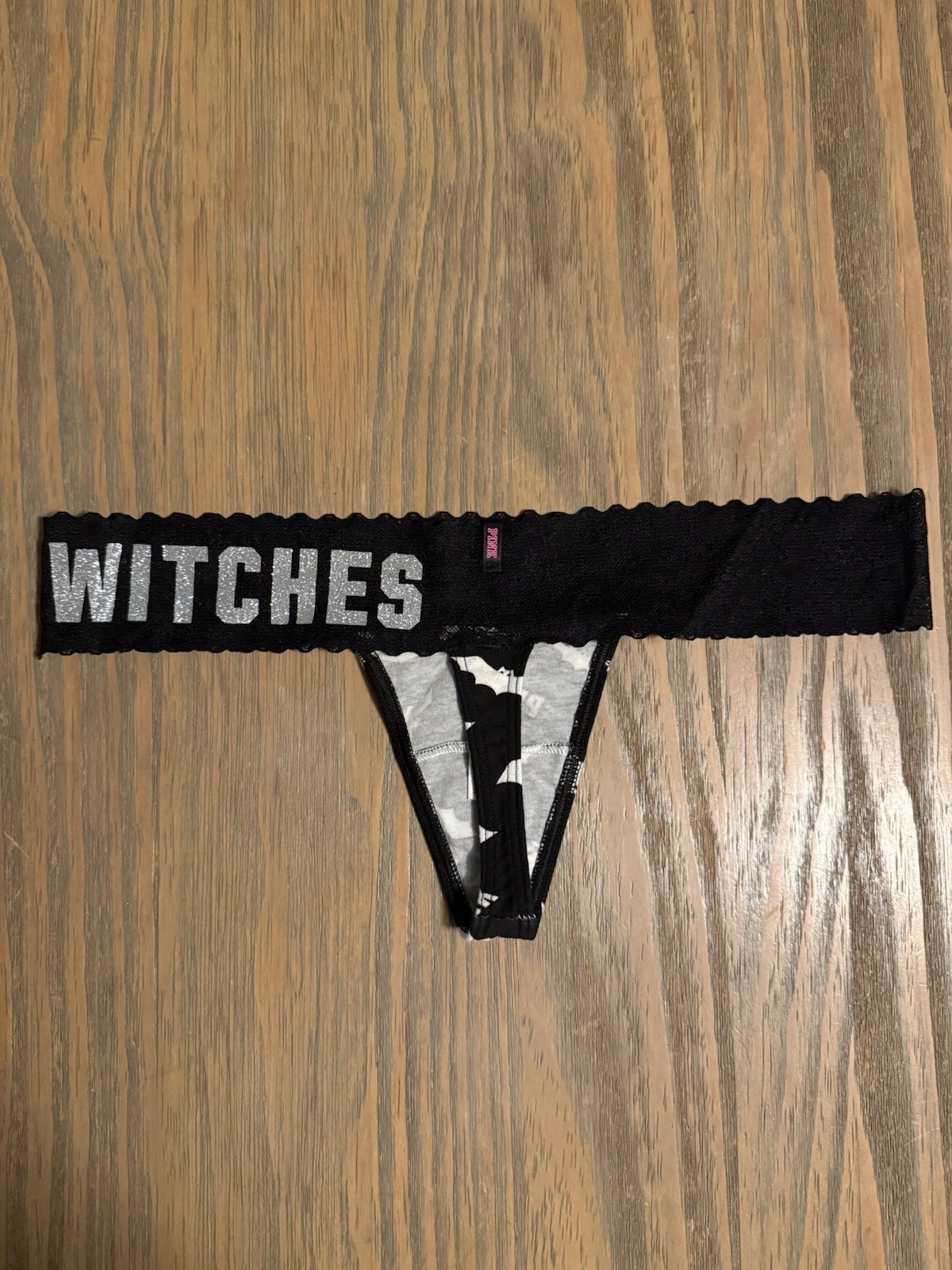 NWOT Victoria’s Secret PINK Bat Bling Witches Lace Band Halloween Thong Panty M