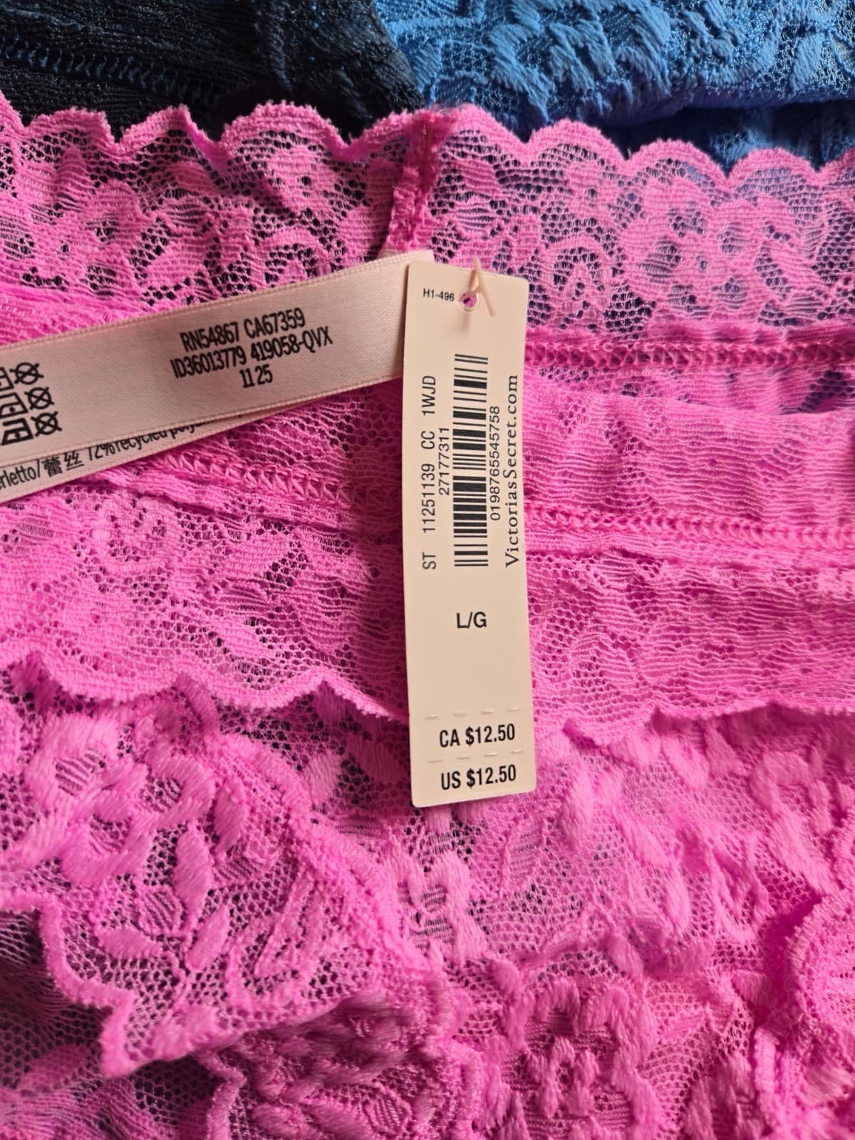 Victoria Secret Pink 4 pieces Size L