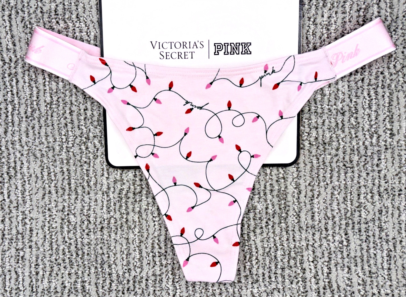 Victoria’s Secret PINK NWT Medium Pink Holiday Lights Thong Panty Cute Spellout