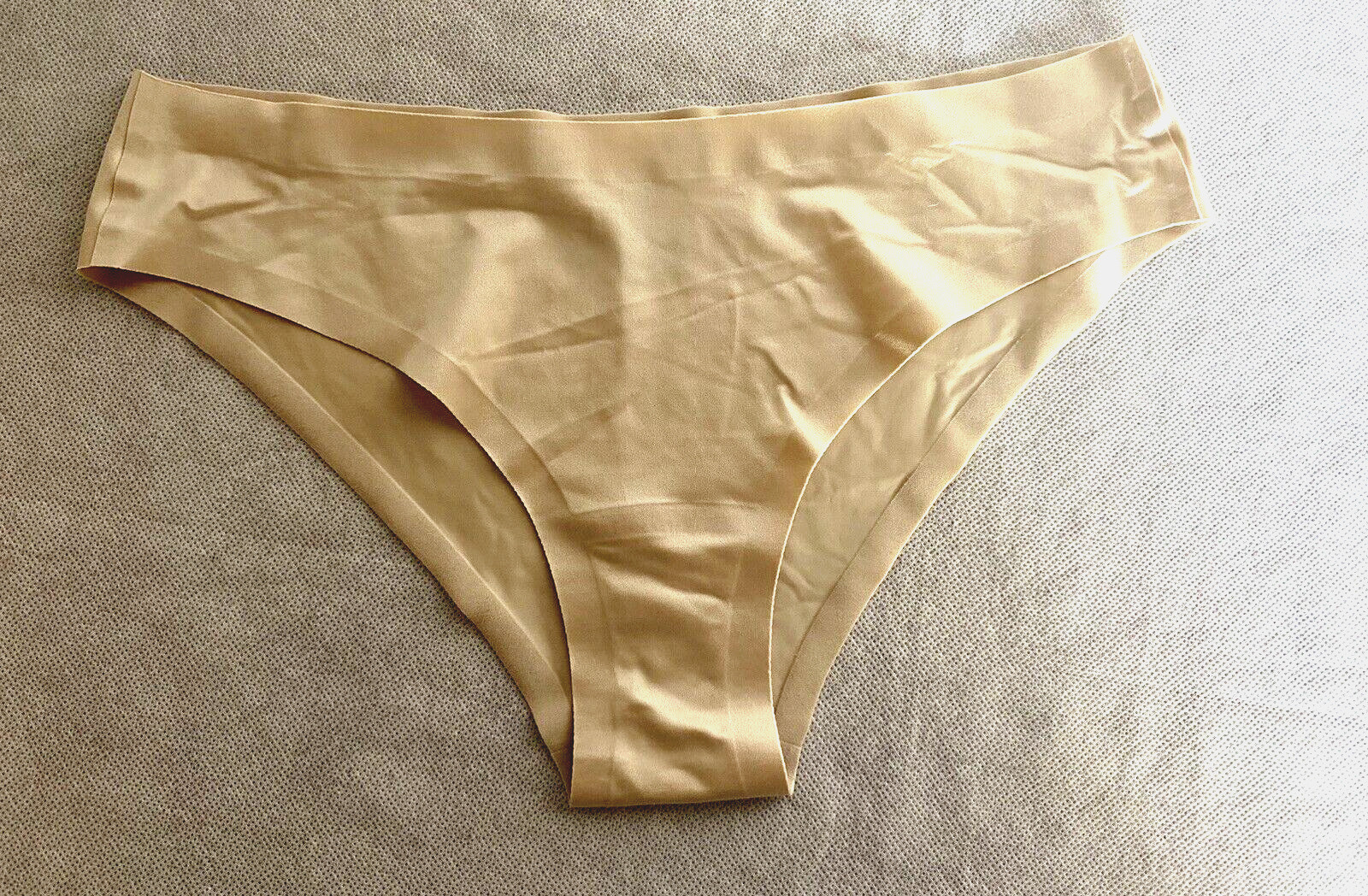 VICTORIA’S SECRET 2012 Size L Sateen Beige Low Rise Cheeky Thick No Show Panties